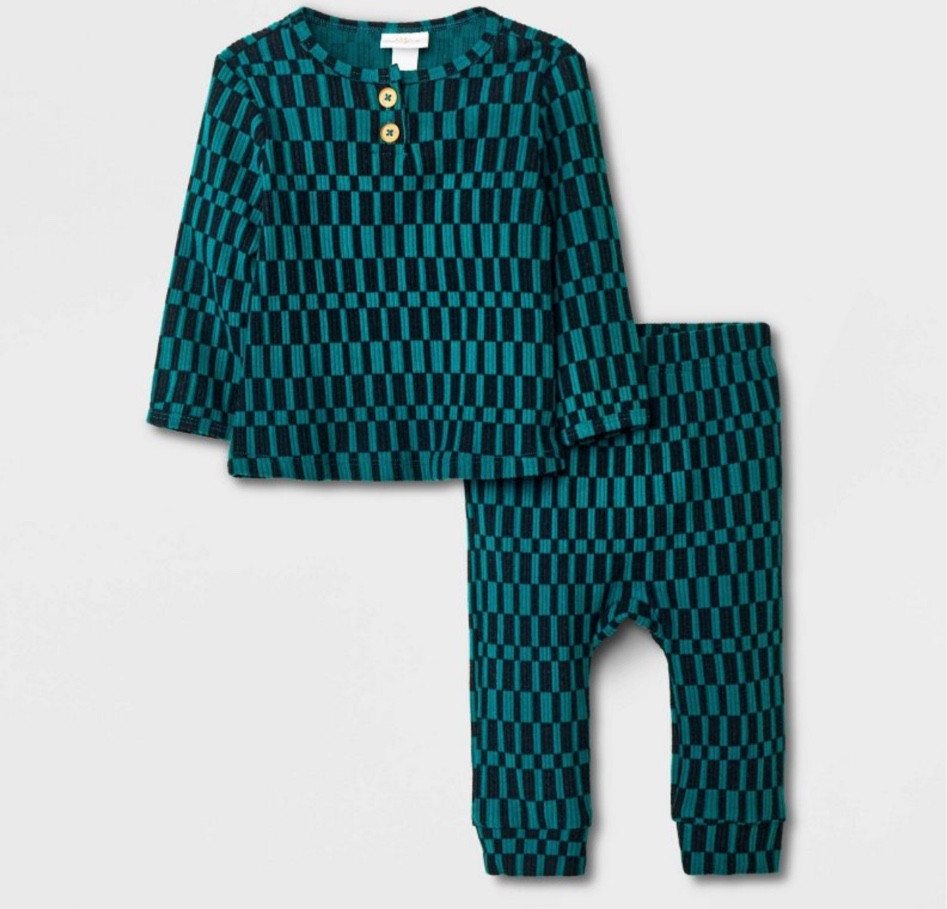 Super cute ribbed checkered print baby outfit and only $12!

#LTKbaby
