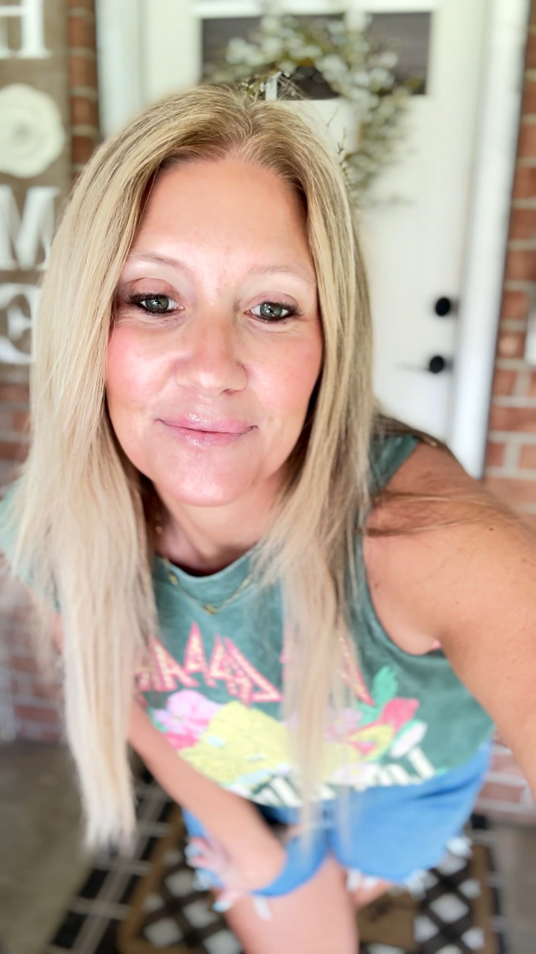 Shorts I did curve love size 30 
Top med

#LTKmomlife #LTKOver40 #LTKootd