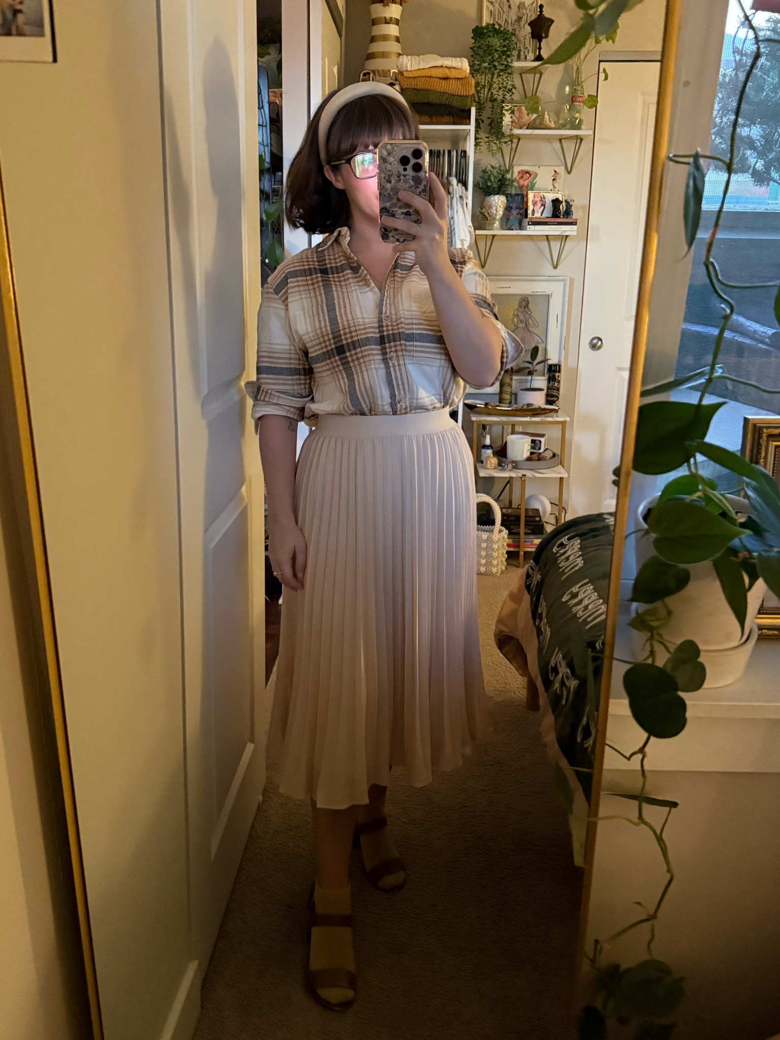 Flannel, but make it ultra fem. Wearing an XS petite in the top and small in the skirt  

#LTKWorkwear #LTKStyleTip #LTKSeasonal