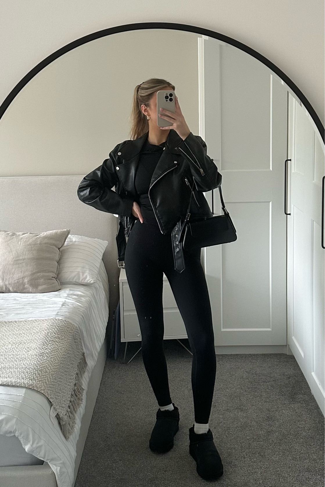 Nothing better than an all black outfit🖤

#LTKeurope #LTKstyletip #LTKSeasonal
