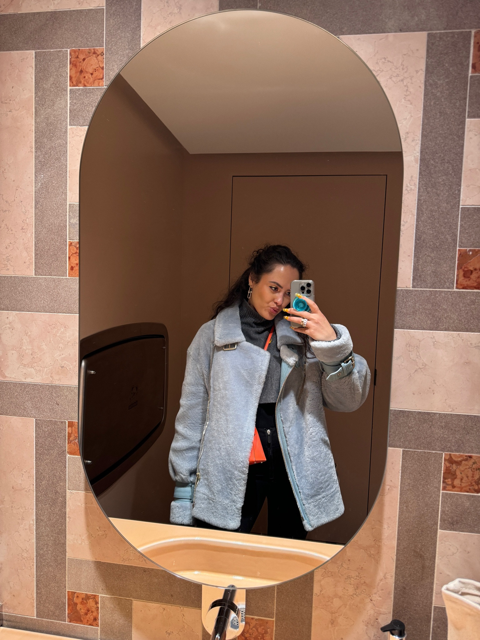 Fluffy jacket wool, teddy bear coat, leggings, crossbody neon bag, sweater roll neck jumper

#LTKeurope #LTKstyletip #LTKSeasonal