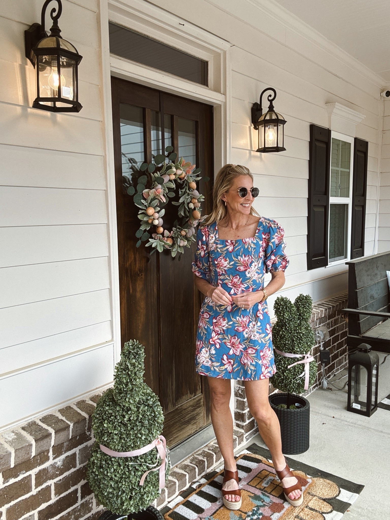 Coming in hot! This women’s linen and mini slip dress and the trending blue floral is on sale less than $25 wearing a size extra small pockets so cute and perfect for date night, girls night, and more  