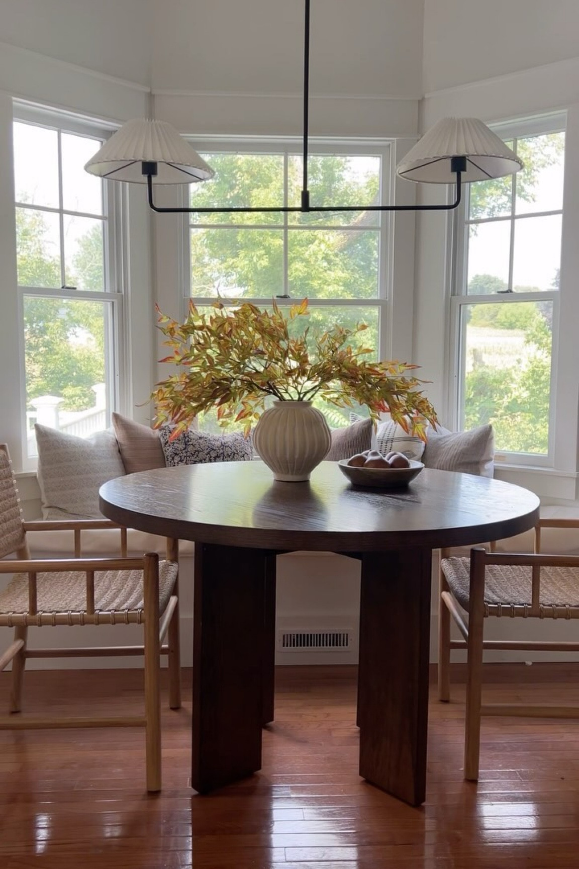 Fall  stems, fall decor , kitchen nook styling 
#affordablehomedecor #falldecor #amazonhome #amazonfinds #modernvintage #boujeeonabudget

#LTKHome