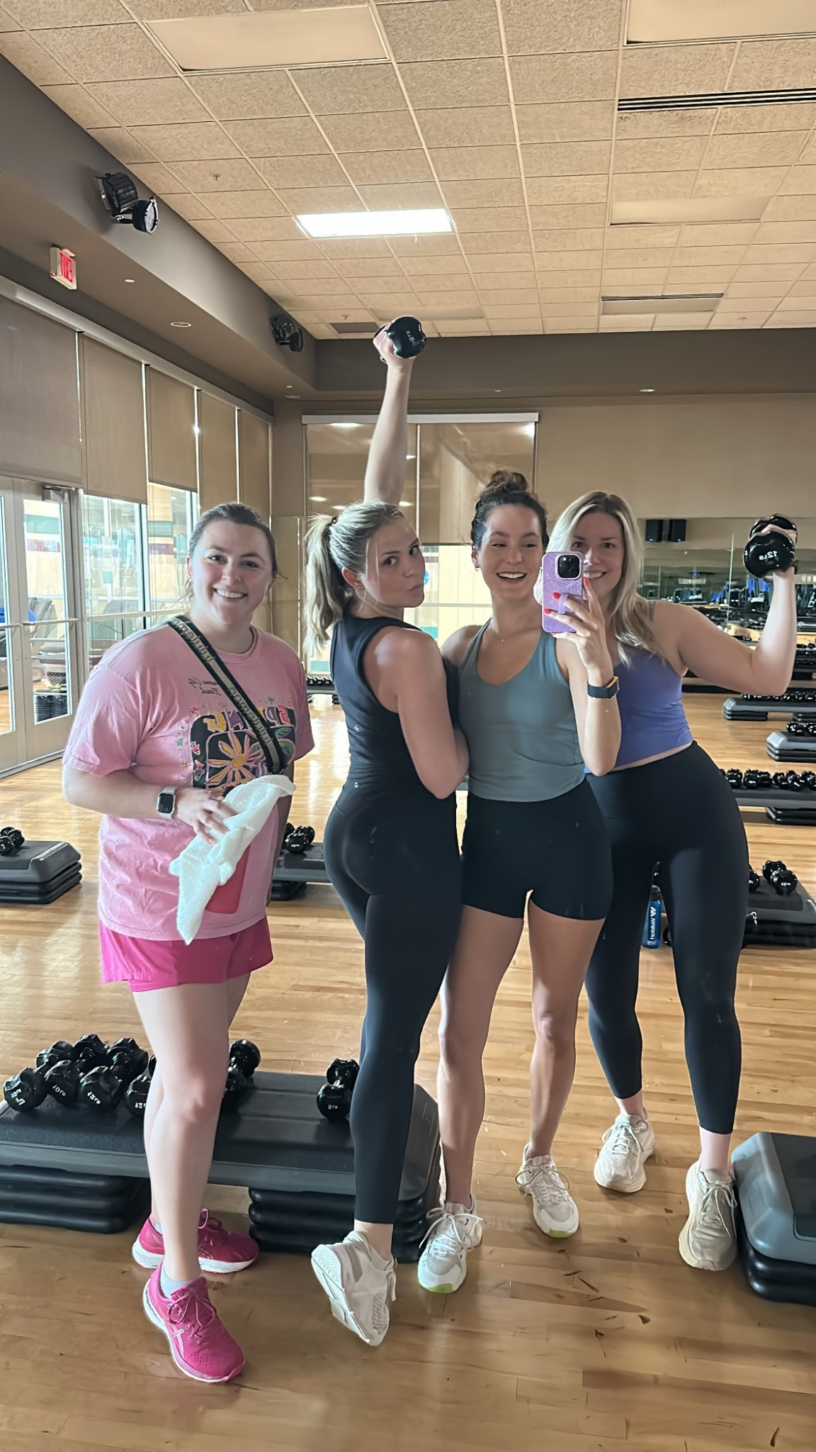 5/20 workout OOTN

Vuori tank (size M for me) on sale !!!
Beyond Yoga shorts (size M for me)
Gimme Beauty hair ties
Nike Metcon sneakers 

#LTKShoeCrush #LTKFindsUnder100 #LTKActive