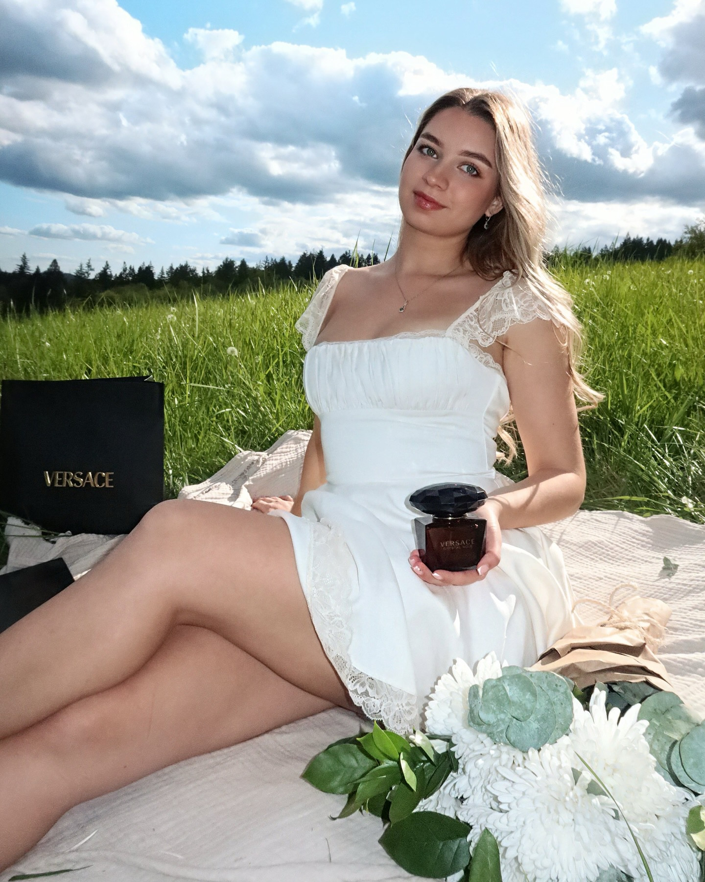 A little luxury in every spritz 🌸🍦Find this gorgeous @versace Crystal Noir at your local @macys 🥰

#versacefragrances #versacecrystalnoir #ad