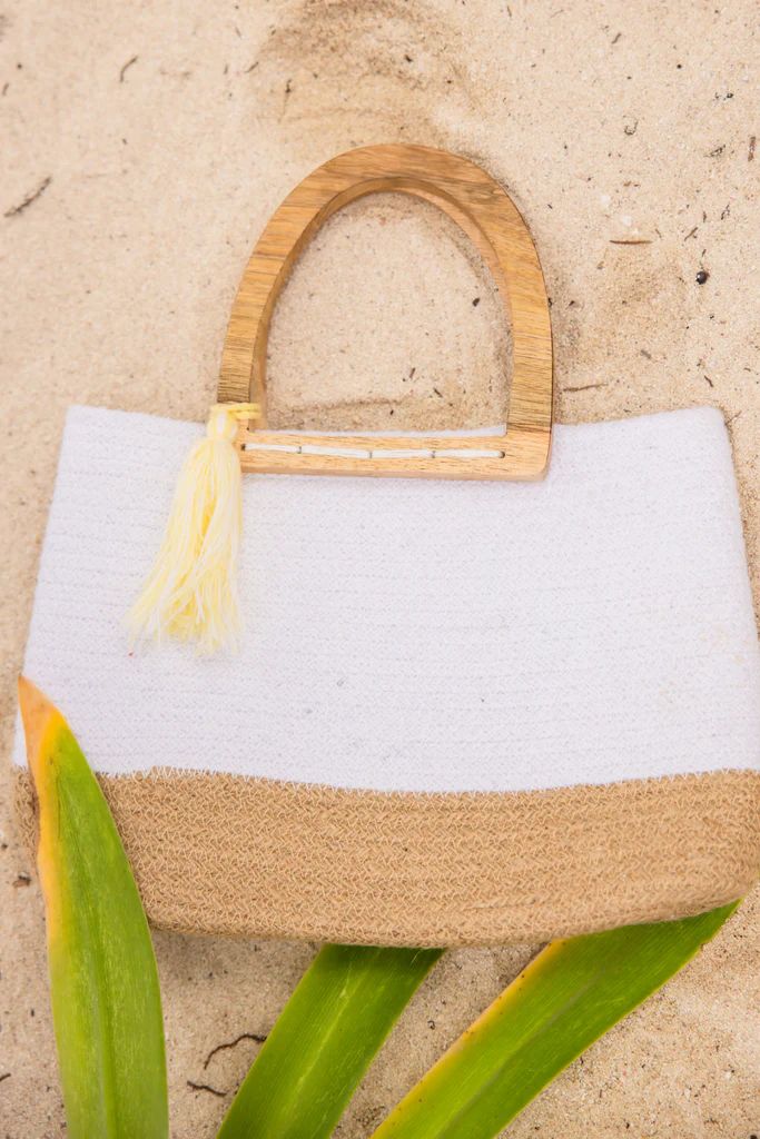 Carry Your Love White Straw Purse | The Mint Julep Boutique
