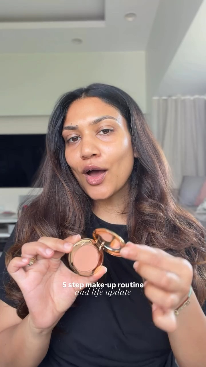 Comment “shop” for links

Products used:
@charlottetilbury colour corrector. Shade 2 Medium
@narsissist concealer. Shade medium/deep 1 Biscuit 
@rodialbeauty @spacenk blush. Shade Frosted Pink
@charlottetilbury setting powder. Shade 1 Fair 
@kaybykatrina @spacenk lipstick. Shade Poised.