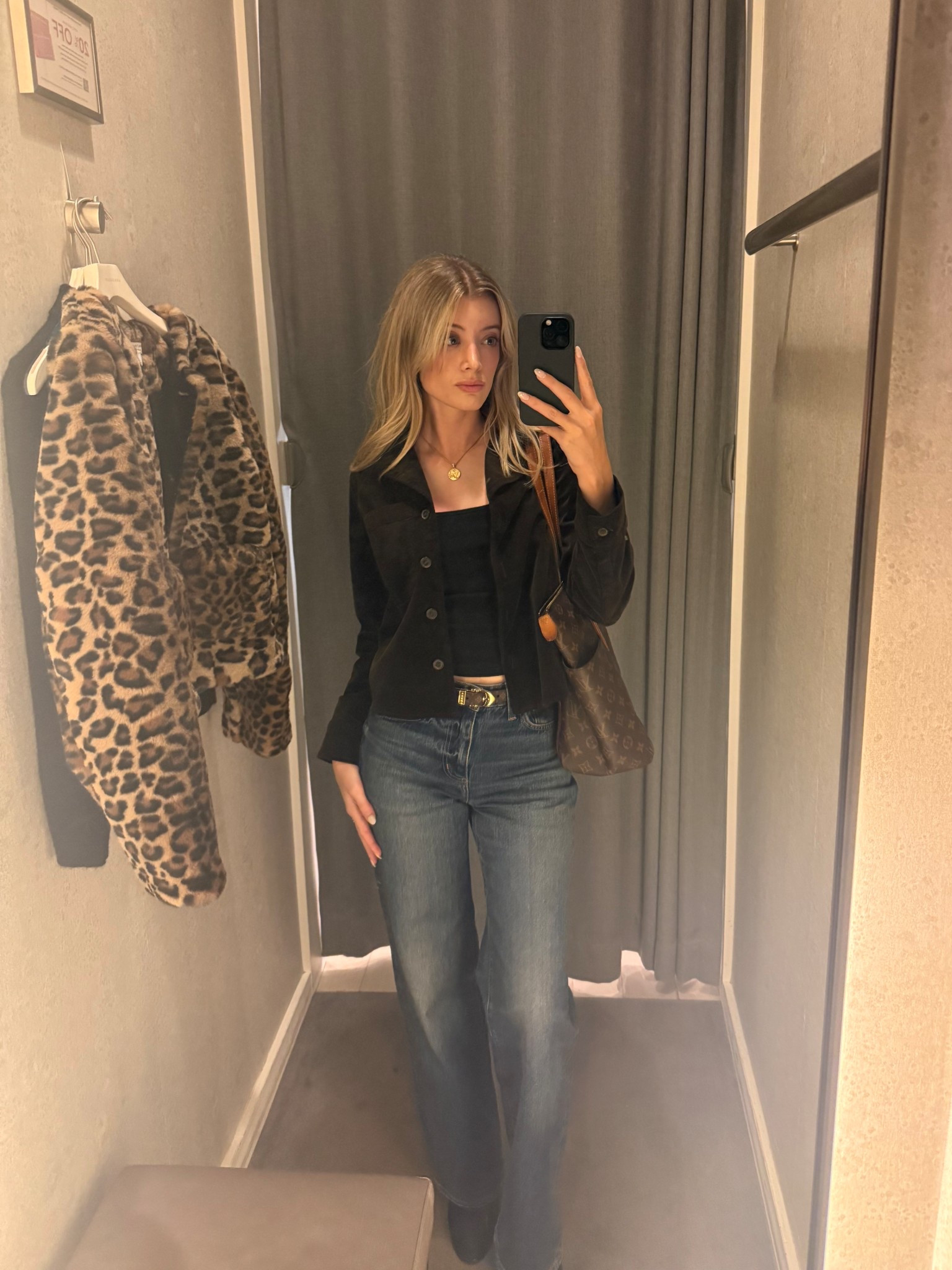 casual outfit 
date night 
brown jacket 
Corduroy jacket  
straight leg jeans

#LTKgrwm #LTKootd