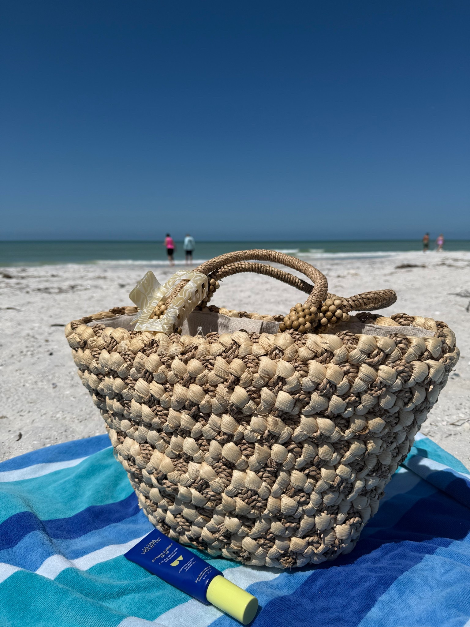 beach day essentials ☀️🧴

beach bag, rattan bag, marble claw clip, sunscreen

#LTKFindsUnder50 #LTKSeasonal #LTKTravel