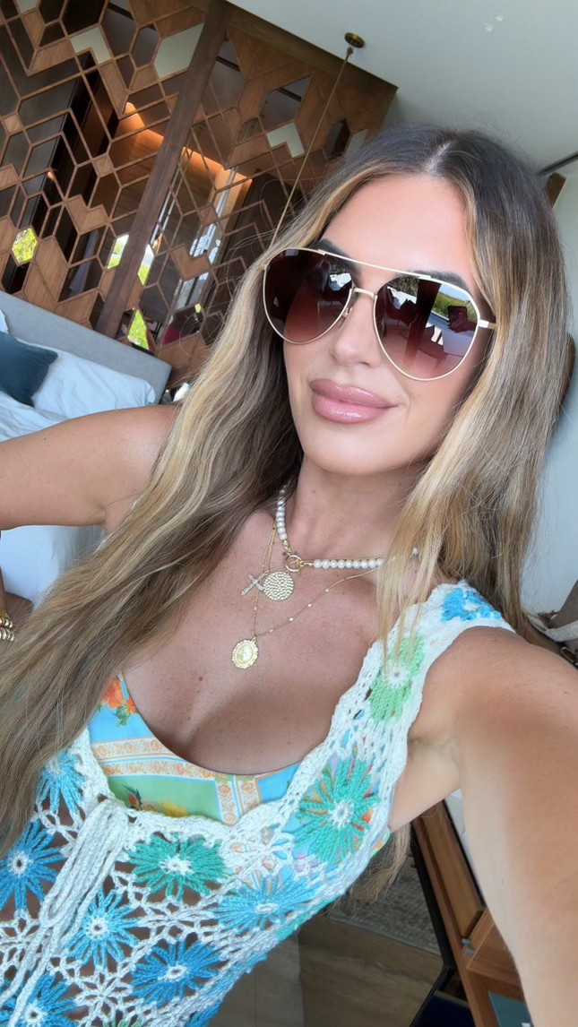 Grab 50% off your fave DIFF frames with my code: HOLLIE50

Dash 

#LTKSaleAlert #LTKSeasonal #LTKStyleTip