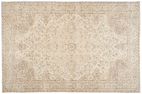 Hyrie
            
              Vintage Persian Style Rug | Revival Rugs 