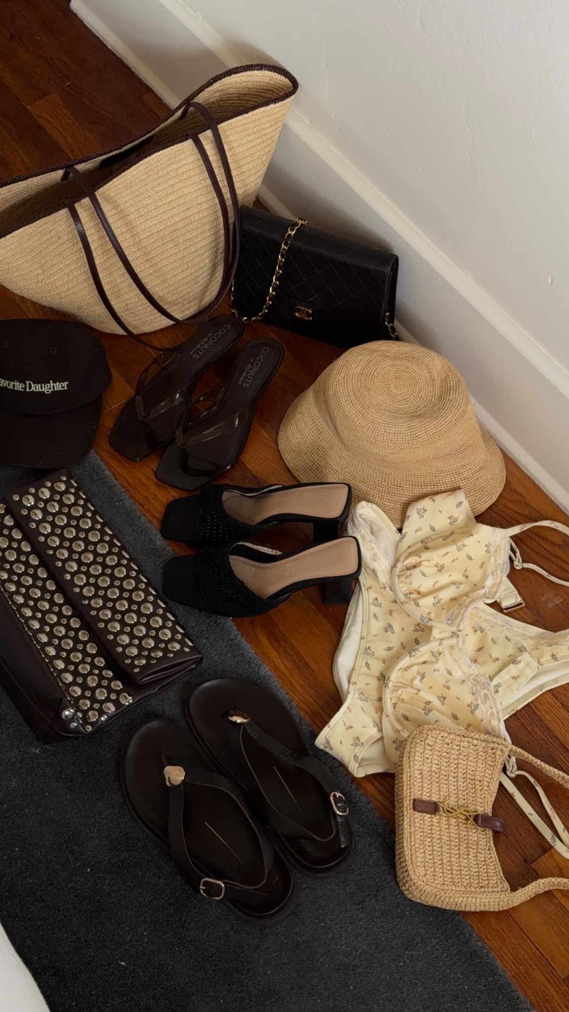 What I’m packing !! 