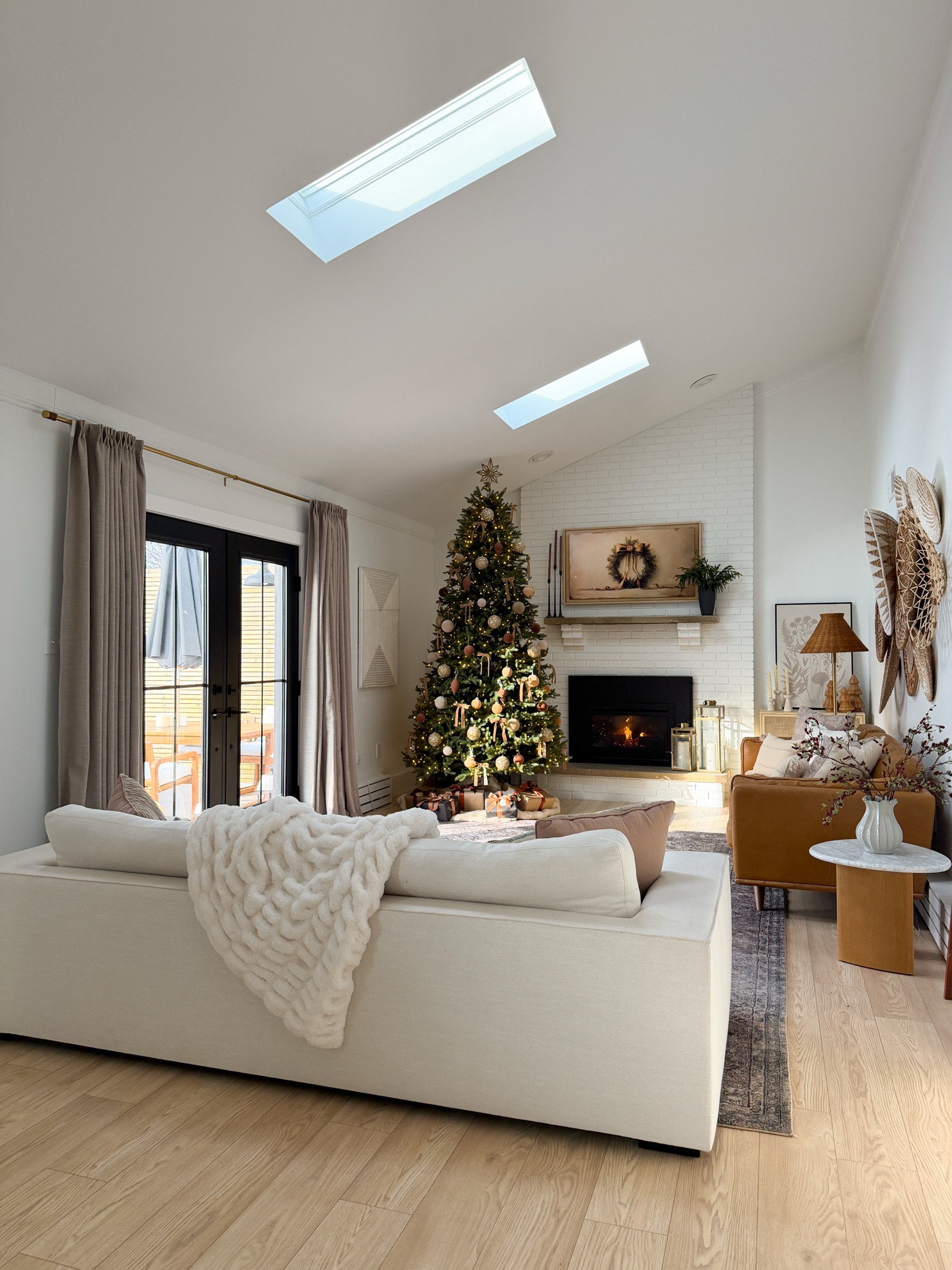 I am in love with my new custom curtains from TwoPagesCurtains! Use code: MODERNLYYOU25 for 25% off! 



#LTKSaleAlert #LTKHome