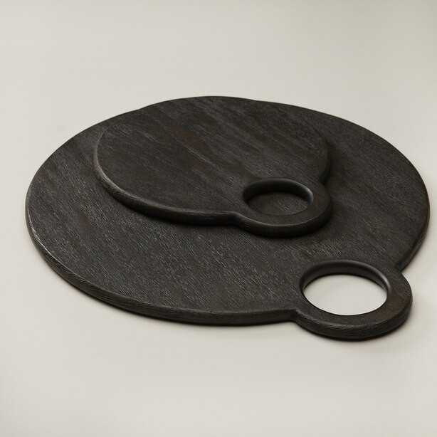 LARGE ROUND SERVING BOARD, DARK WOOD | Indigo (CA)