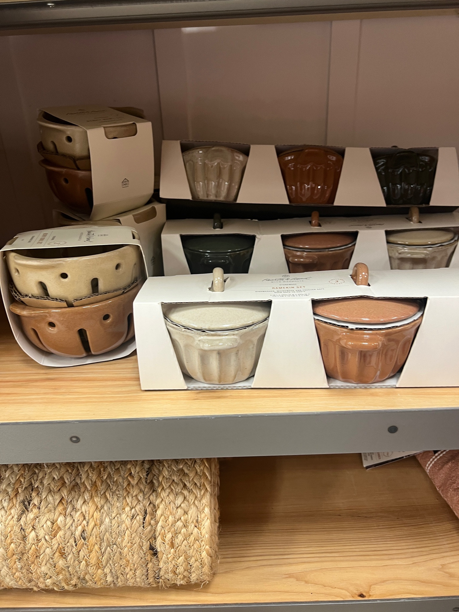 Ceramic bowl 
Hearth and hand
Magnolia home
Target home
Berry bowl
Fall home
Affordable home


#LTKFindsUnder50 #LTKSeasonal #LTKHome