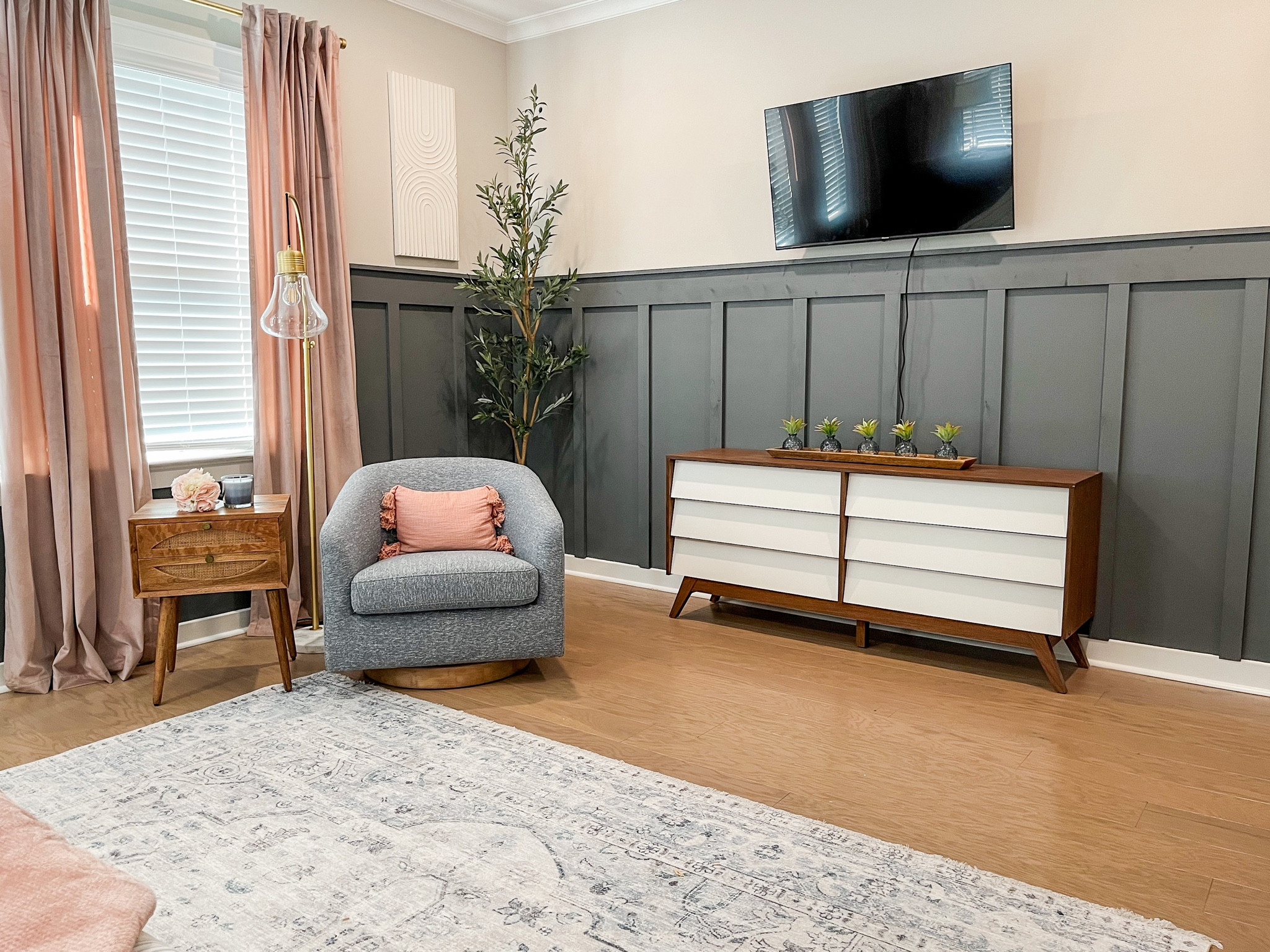 Bedroom decor in navy, gray and blush pink. Beautiful bedroom sitting area and place to relax for busy moms and dads  

#LTKhome