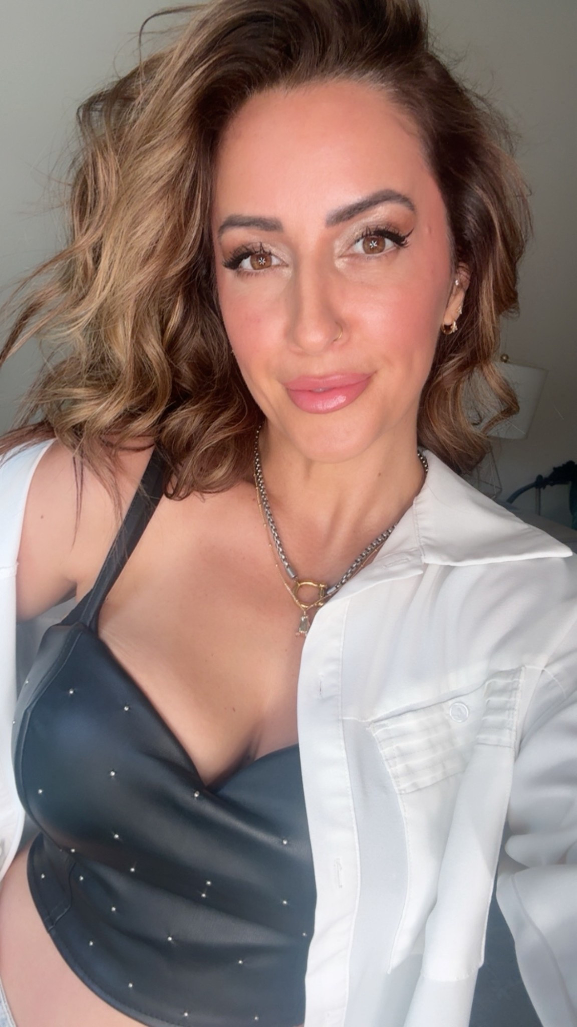 Easy makeup


#LTKgrwm #LTKBeauty #LTKdayinmylife