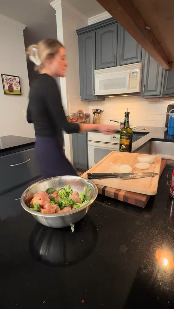 Nothing fancy, just getting dinner done 🥦🍗 easy chicken & veggies + everyday kitchen staples linked in my LTK.

#LTKdayinmylife #LTKfoodie #LTKHome