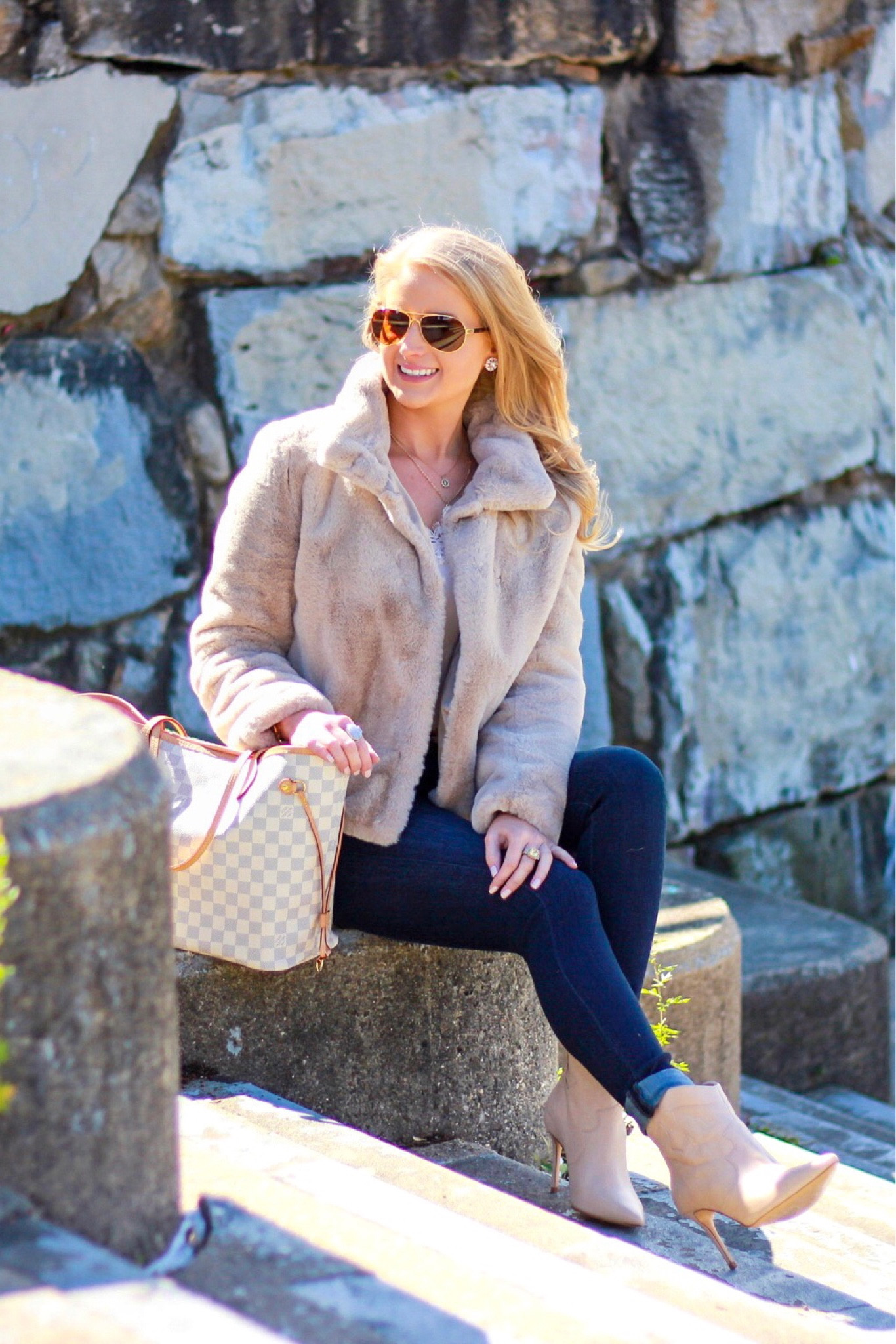 This might be my warmest coat and it is so comfy!! ❄️ 


Winter outfits aesthetic, Holiday outfit, Thanksgiving outfit, winter outfit ideas, winter outfit inspiration, winter outfit style, winter outfits casual, winter outfit fashion, faux fur jacket, faux fur jacket beige, fur coat 

#LTKSeasonal #LTKHoliday #LTKCyberWeek