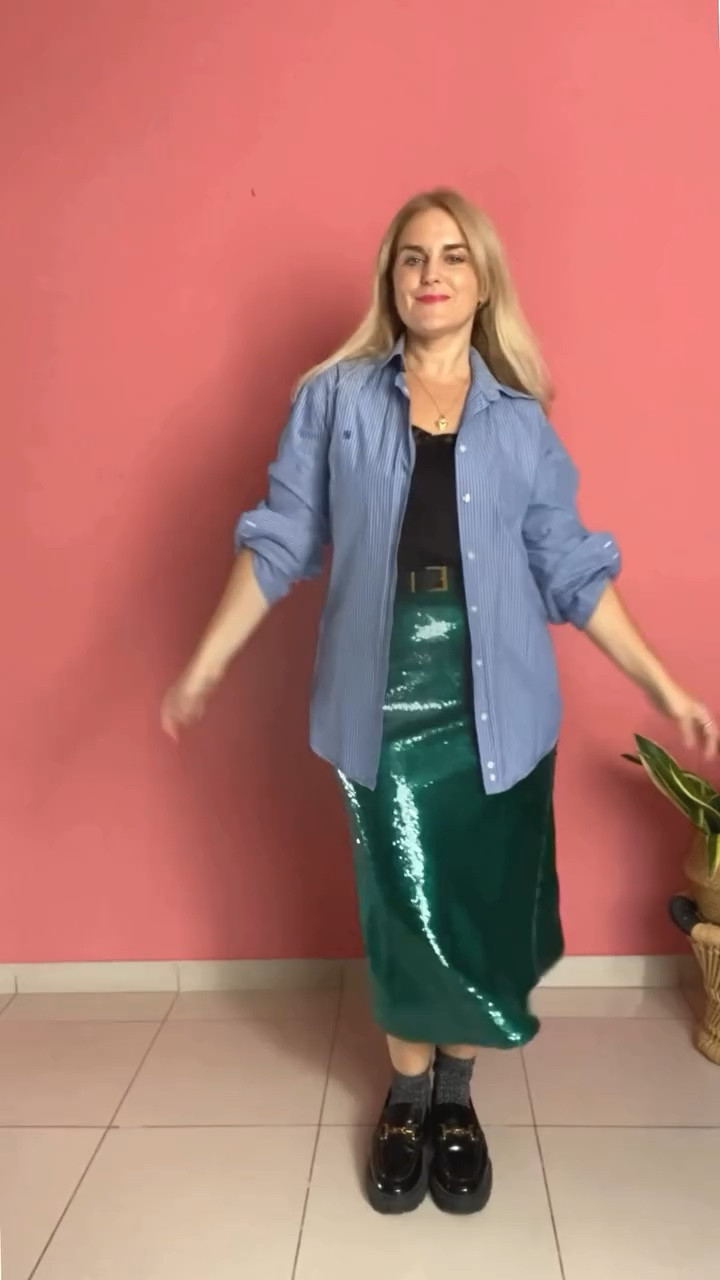 A sequin skirt is a great piece to wear over the festive season, but don’t just wear it once and forget about it. Try different looks to make it work for different party occasions.

1. Add a casual element like an oversized shirt and loafers. I like adding a cami top underneath to show off a bit of skin.
2. For a more elegant setting, you can’t go wrong with a black blazer and a par of heels, easy, yes, but it works!
3. For those times where you want to be cosy but still festive and fun. 

1st outfit
Skirt @jigsaw 
Shirt @carolinaherrera
Cami @mango
Loafers @massimodutti
Necklace @missomalondon

2nd outfit
Blazer @massimodutti
Heels @carvela
Earrings vintage
Bag @secondvie_lp

3rd outfit
Shirt @zara
Cardi @massimodutti
Boots @hudson_london

#partyoutfits #onlinestyling #personalstylisttips #festivelooks #feelgoodfashion #size12 #sequinskirt #sequins