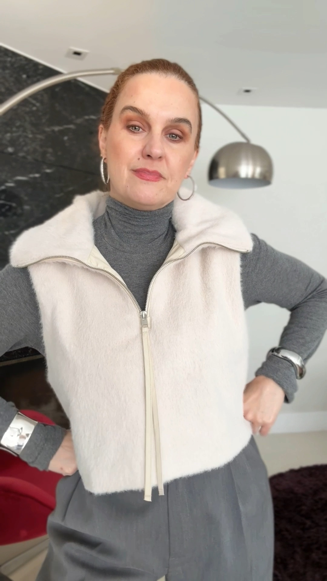 Um look cinza básico pode ficar ainda melhor com os acessórios certos! 

#LTKbrasil #LTKdicadeestilo #LTKlookdetrabalho