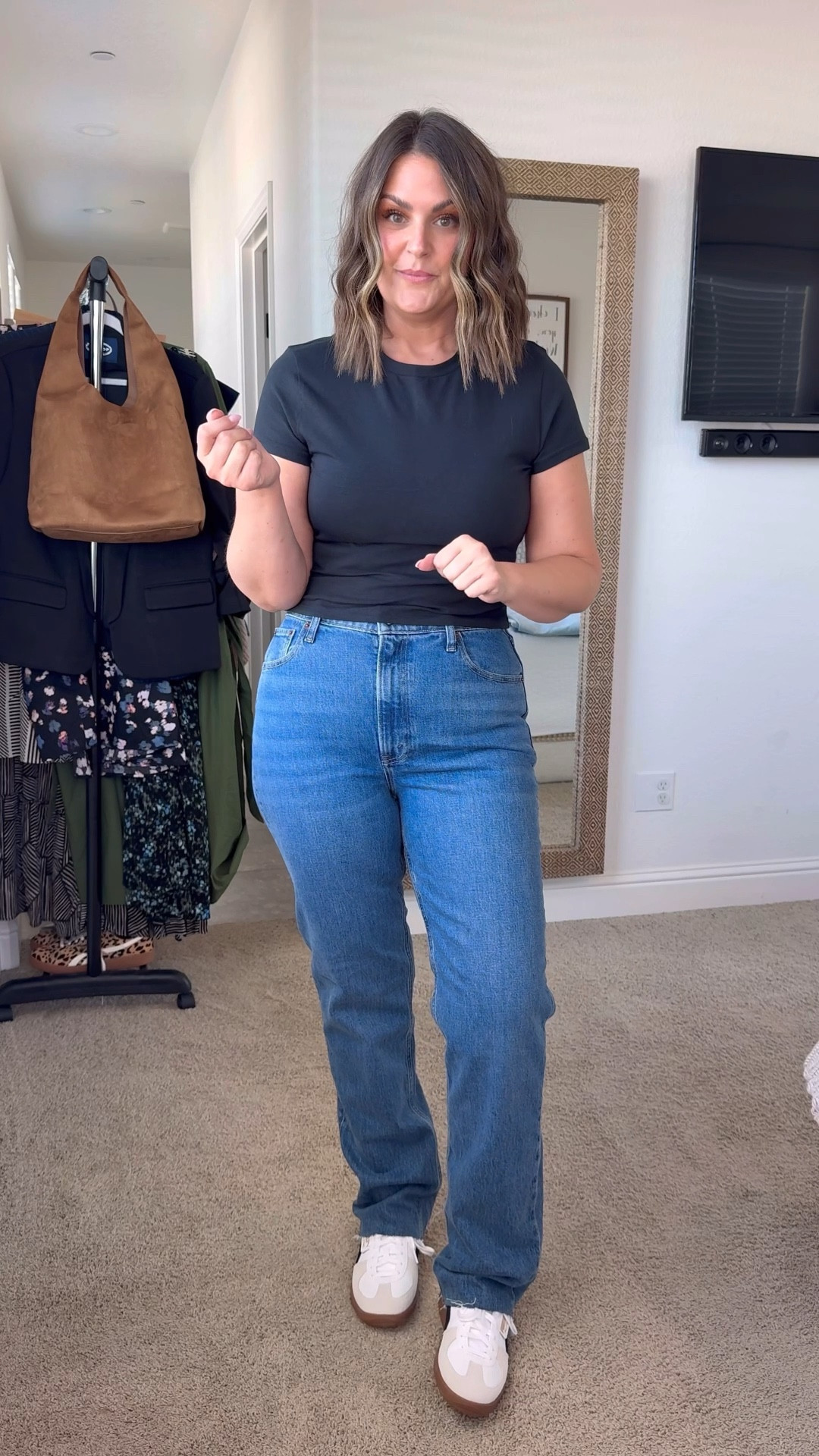 Curve Love High Rise 90s Straight 
Abercrombie Jeans try-on

31 regular & long 
**if you carry your weight in your midsection, do regular fit instead of Curve Love
Tshirt, large
Sneakers, 10 (true size)

Midsize, denim haul, closet staples

#LTKFindsUnder100 #LTKMidsize #LTKFallSale
