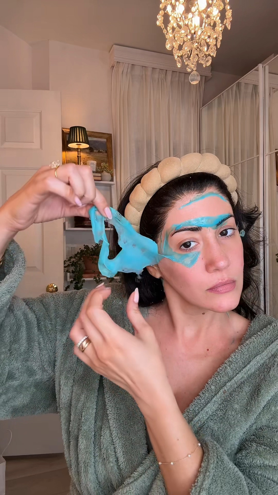 After a week of being sick, I needed something gentle but effective.
Soft self-care started with the Dr. Dennis Gross IPL Dark Spot Correcting Serum to brighten up post-sick dullness, followed by hydration booster drops to bring my skin back to life.
Topped it off with the Marine Modeling Mask—cooling, calming, and everything my skin needed.
A quiet clinical reset, from bed.

#SoftSelfCare #SickDayRoutine #DrDennisGross #ClinicalSkincare #SkincareAfterSickness  
#ModelingMask #GlowingSkin #CozyMorningRoutine #HyaluronicAcid #PostSickReset  
#SkincareRoutine #SelfCareIsHealing #MorningReset #LuxurySkincare #AestheticSkincare 