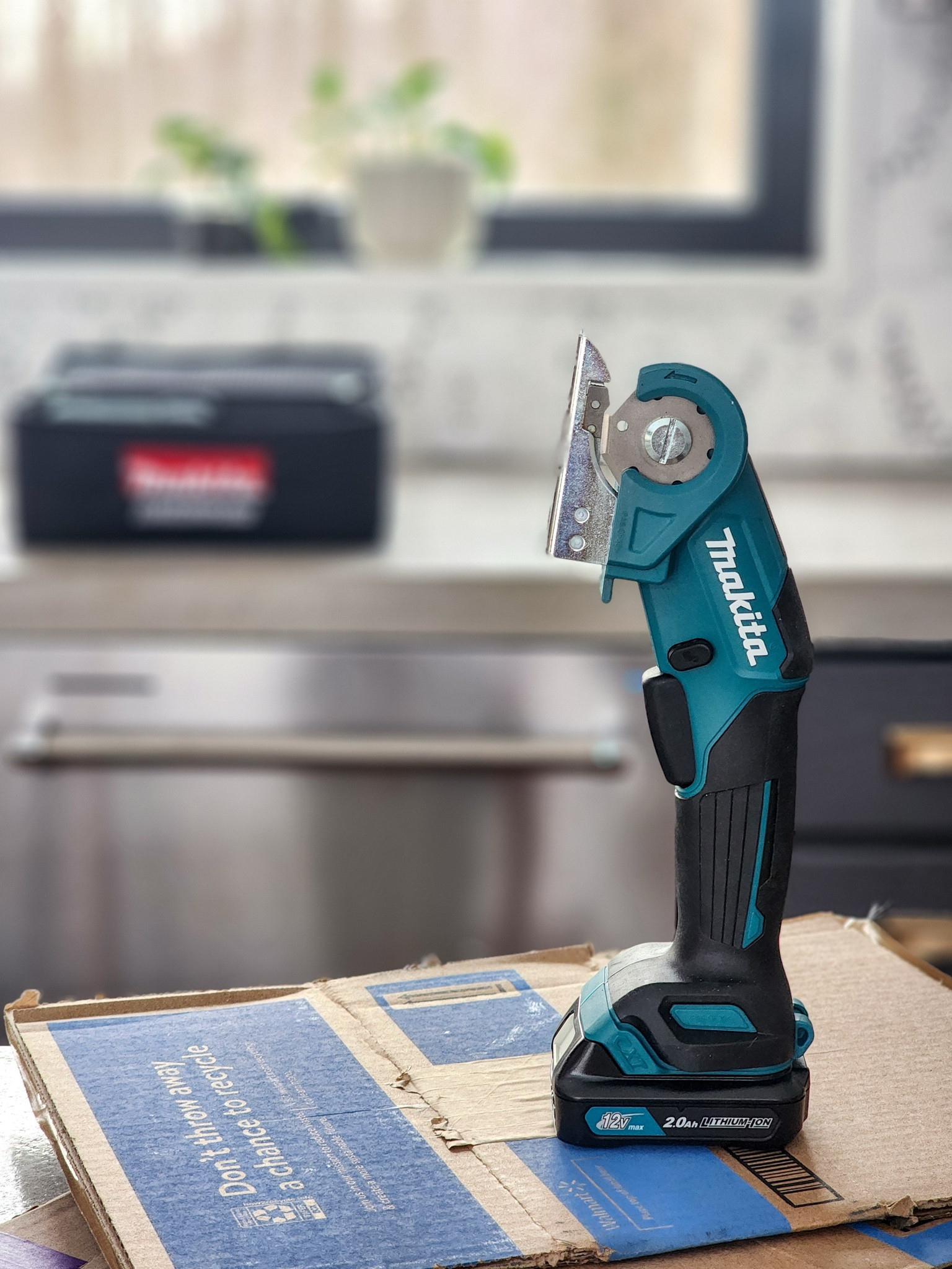 Andy gifted me an electric multi- cutting kit (primarily to encourage me to break down boxes haha) but it’s quickly become one of my favorite everyday tools.

#LTKHome