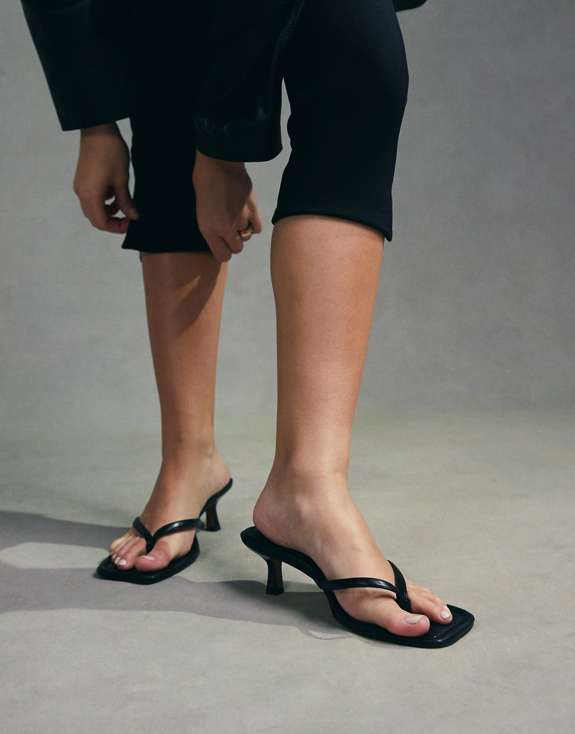 ASOS DESIGN Heatwave toe thong kitten heeled sandals in black | ASOS (Global)