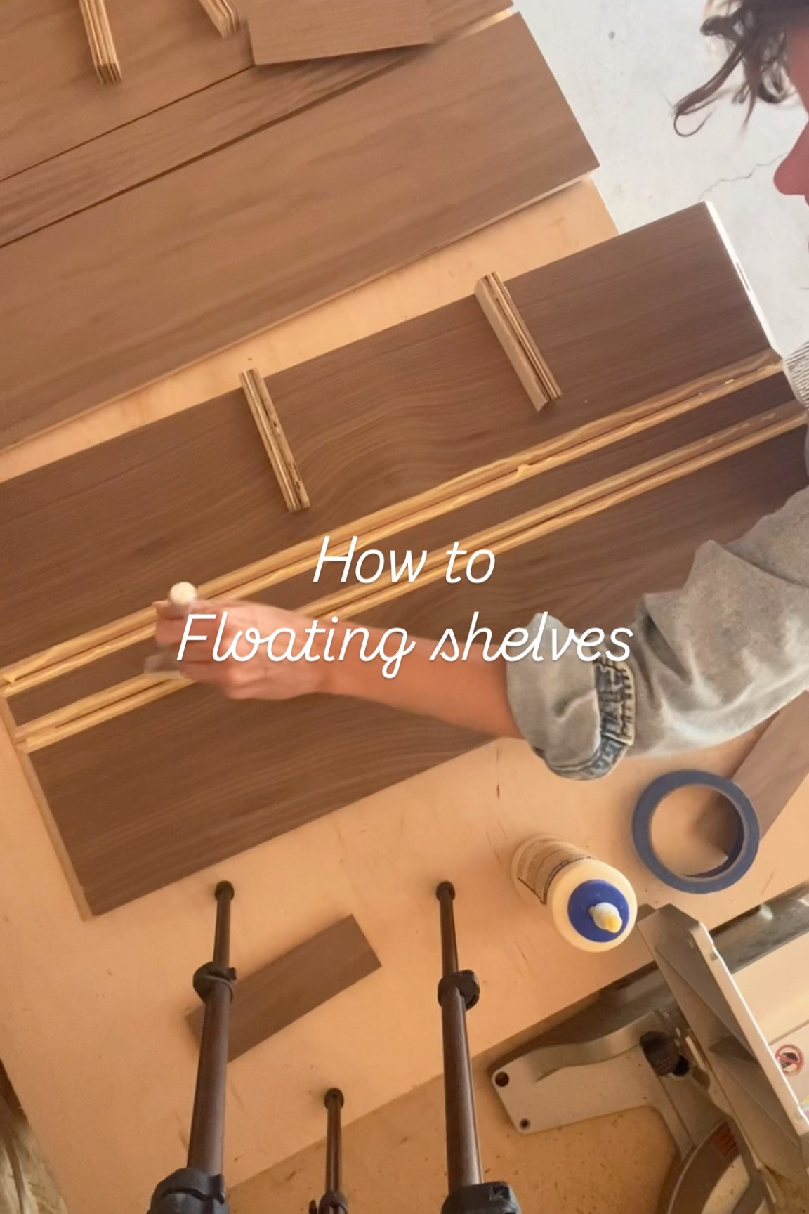 ✨How to ✨ this is how I make and install floating shelves. These are hollow and I use miters to give that look of one solid piece of wood. Check link in bio for blog post tutorial on how to make your own, tips I’ve learned and materials used. 

 #tipsandtricks #woodworking #diytips #custommade #howto #floatingshelves #openshelving #tutorial