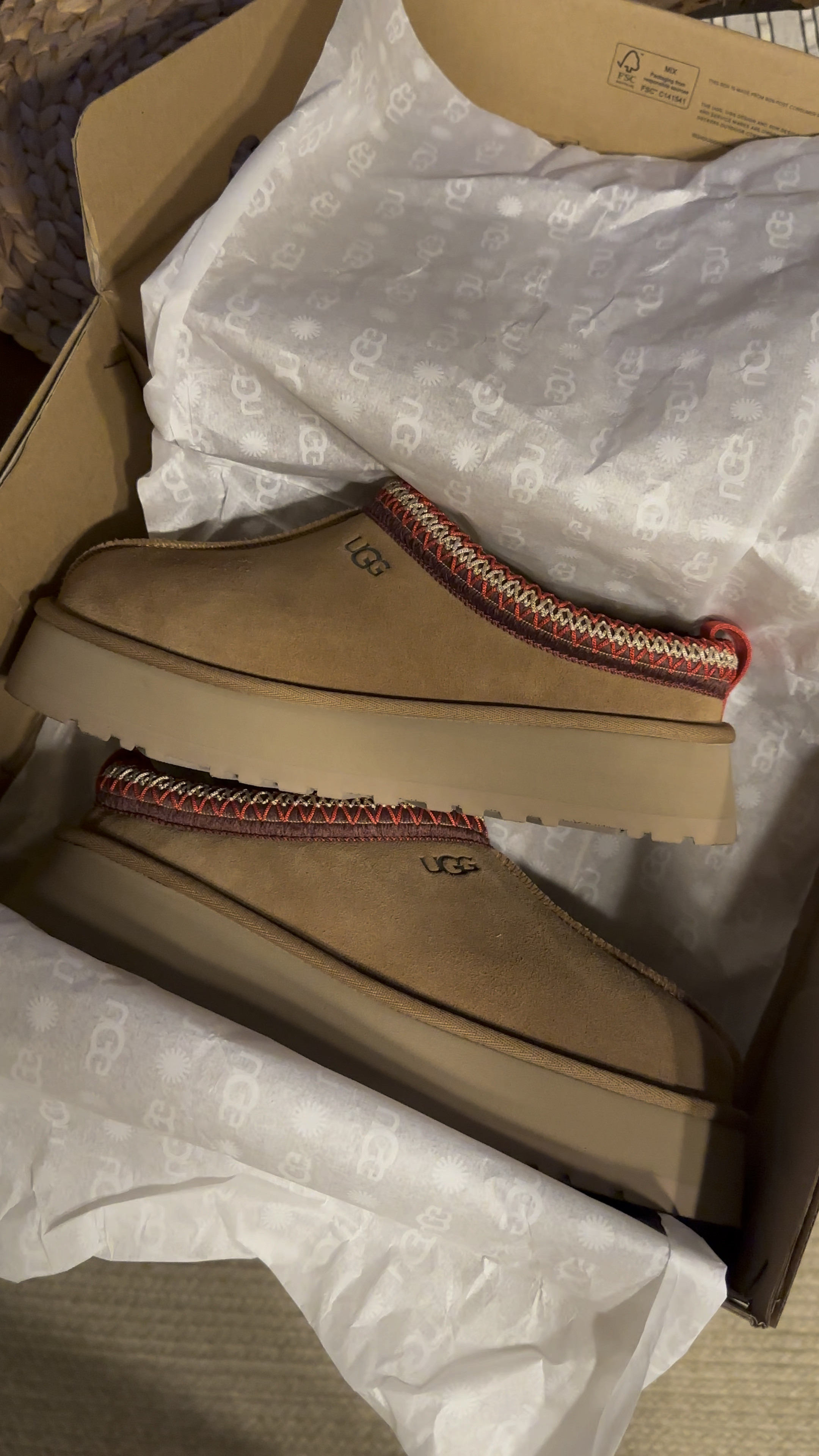 ugg tazz slippers perfect for fall 🍂☕️🧸🧦💌

#LTKU #LTKFallSale #LTKSeasonal