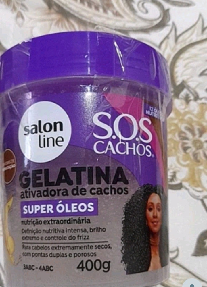 Gente essa gelatina é Babado 🫶🏻Cacheados/Crespos /OndulosGelatina Ativadora de Cachos Super Oleos Nutrição Extraordinaria com 12 óleos... tá bom para você ⁉️😉🥰

#LTKbeauty #LTKbrasil