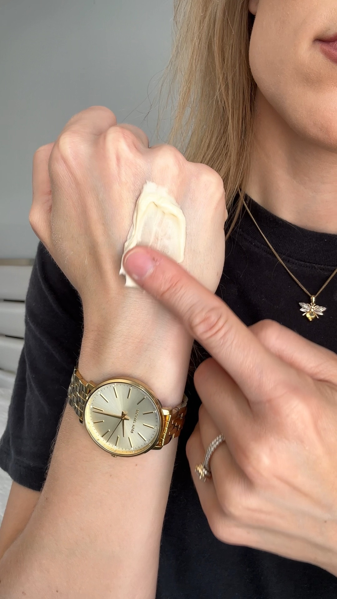 The hair mask I’ve been testing out this month! It smells really good and has a ton of hair benefits 

#LTKFindsUnder50 #LTKBeauty #LTKVideo