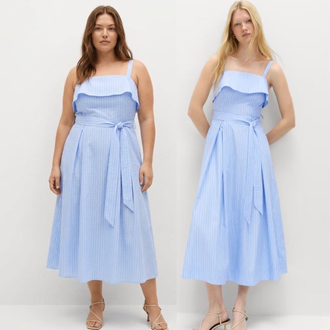 A pretty blue dresss