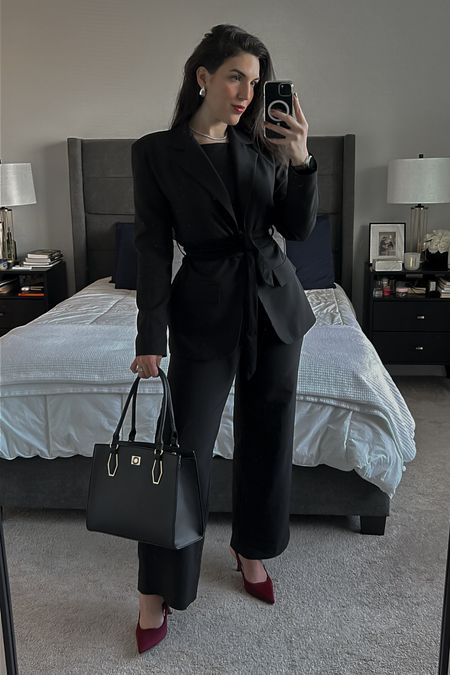 Belted blazer
Black blazer
Women’s suit
Slingback heels


#LTKstyletip #LTKfindsunder100 #LTKworkwear