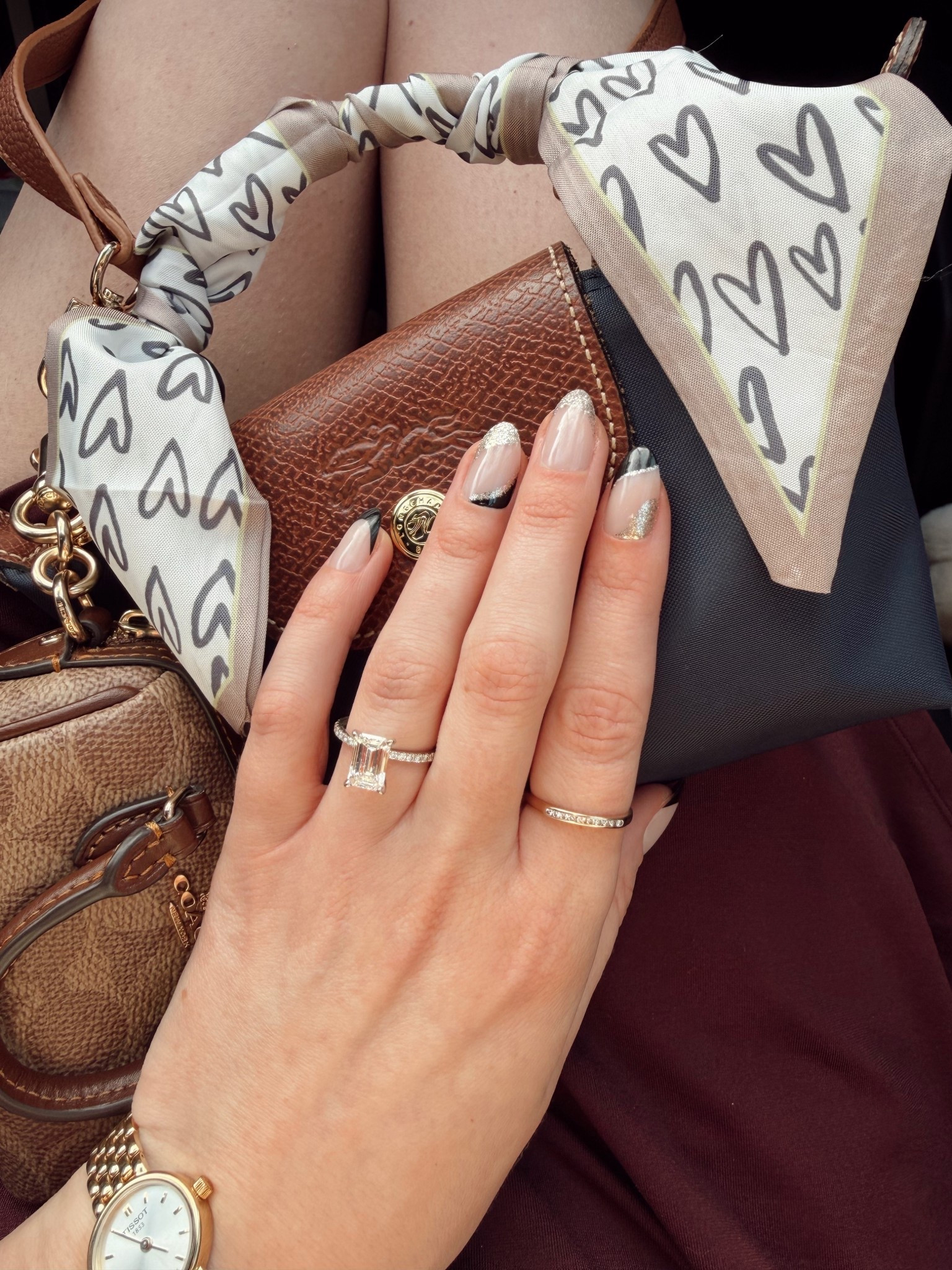 My fave under $10 manicure ✨

Kiss impress nails with a little brush on nail glue

Press on nails 

Beauty on a budget 

#LTKBeauty