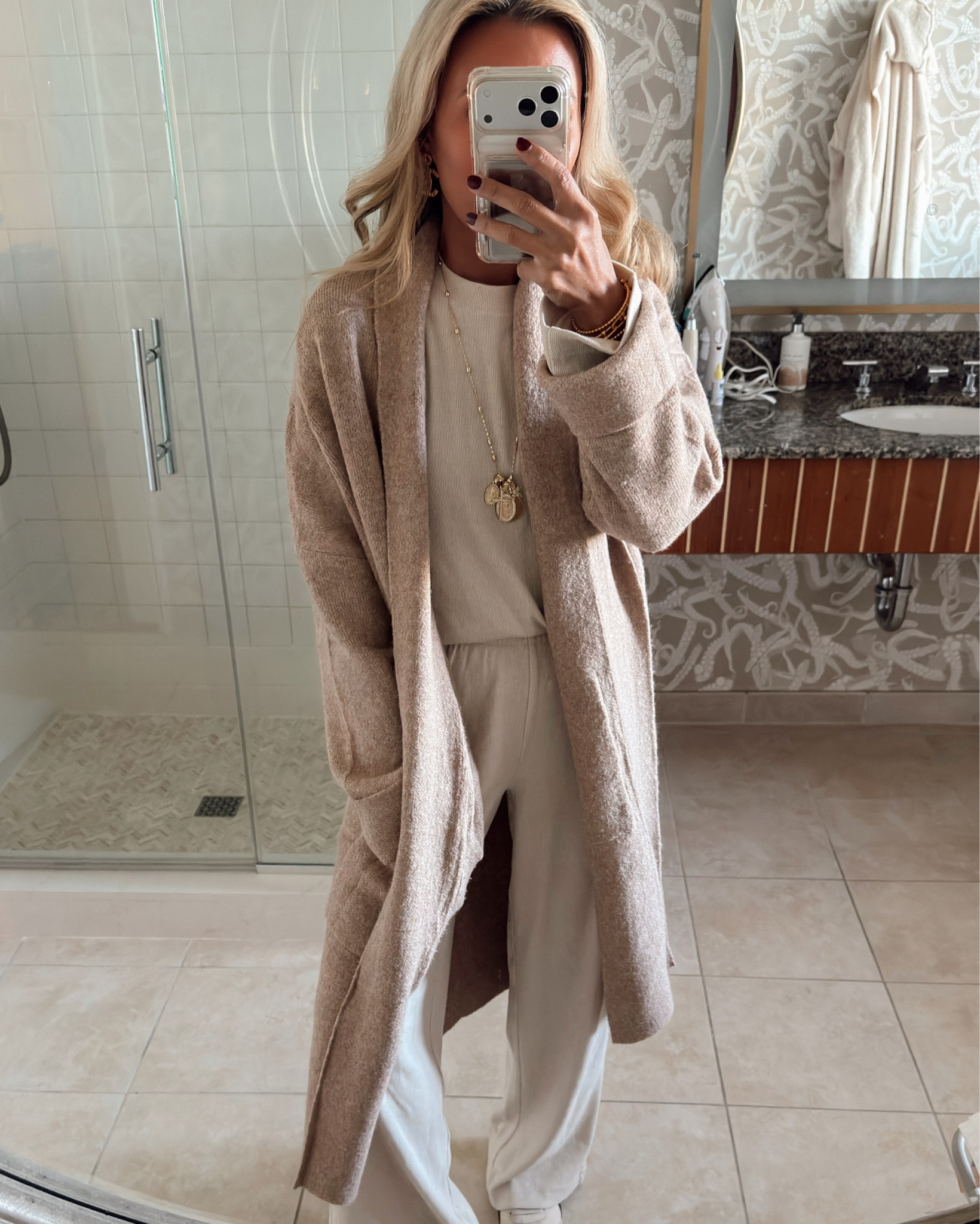 The chicest most warming cardigan ♥️✨ Highly recommend it! Wearing the smallest size. Zara kids size 12/13