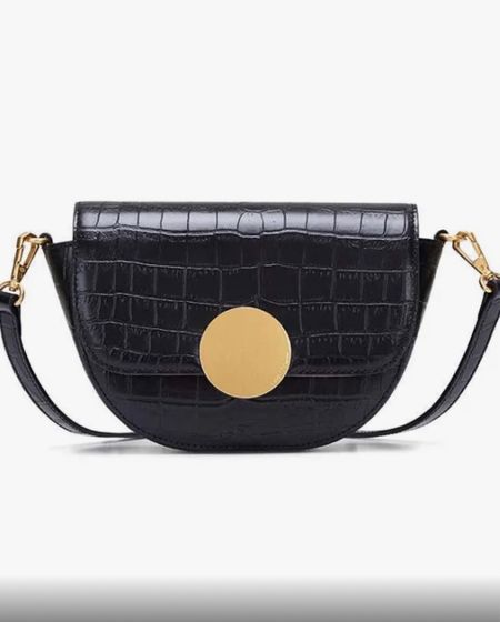 Black crossbody bags under $300

Leather handbags, women’s handbags, gifts for her, leather accessories 

#LTKGiftGuide #LTKitbag