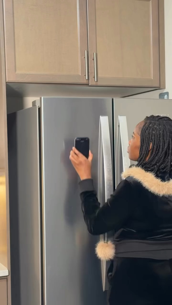 small upgrade, big difference 🙌🏽 

okay wait… this @ohsnap phone grip actually makes using my phone so much easier.

it keeps my phone secure, rotates so i can easily switch to landscape mode, and makes hands-free viewing super convenient.

i also paired it with the car kit, which makes hands-free driving effortless.

✨ 20% off the car kit right now 
grab it through the link in my bio (my referral link - https://www.ohsnap.com/ELLAHH 🔗) if you want to try it.

definitely worth it if you’re always on the go 🤏🏾👩🏾‍💻

#ohsnap #phonesetup #carmusthaves #contentcreatortools #phonemount

#LTKtravel #LTKcanada #LTKhome