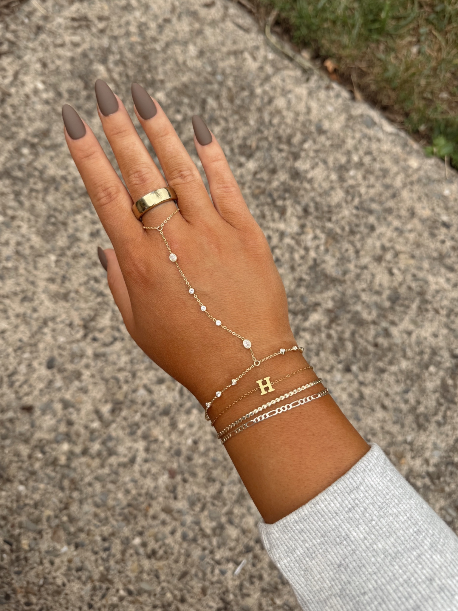 Hand Jewelry 🫶🏼

#handchain #bracelets #ouraring #everydayjewelry #uncommonjames #electricpicks #abbottlyon

#LTKBeauty #LTKMidsize #LTKFallSale