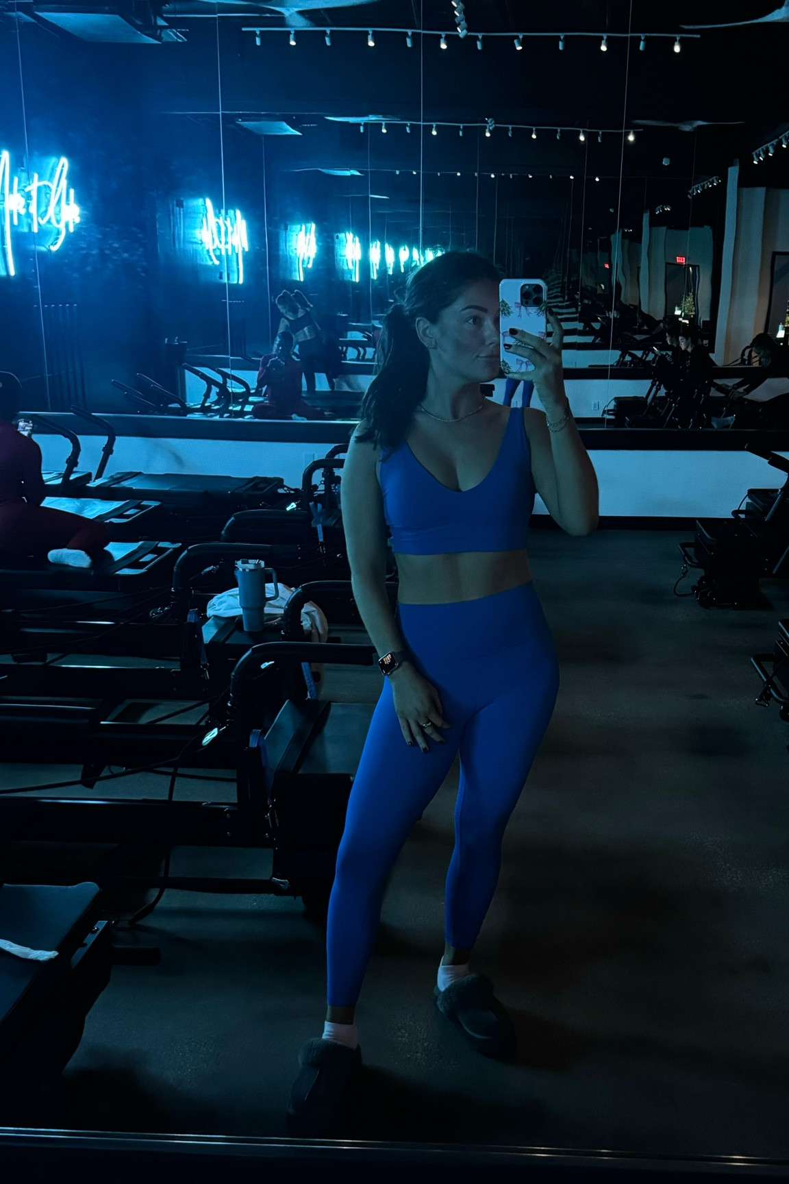 loving this butter soft but sucks ya in workout set ✨💙 #workoutset #pilates 