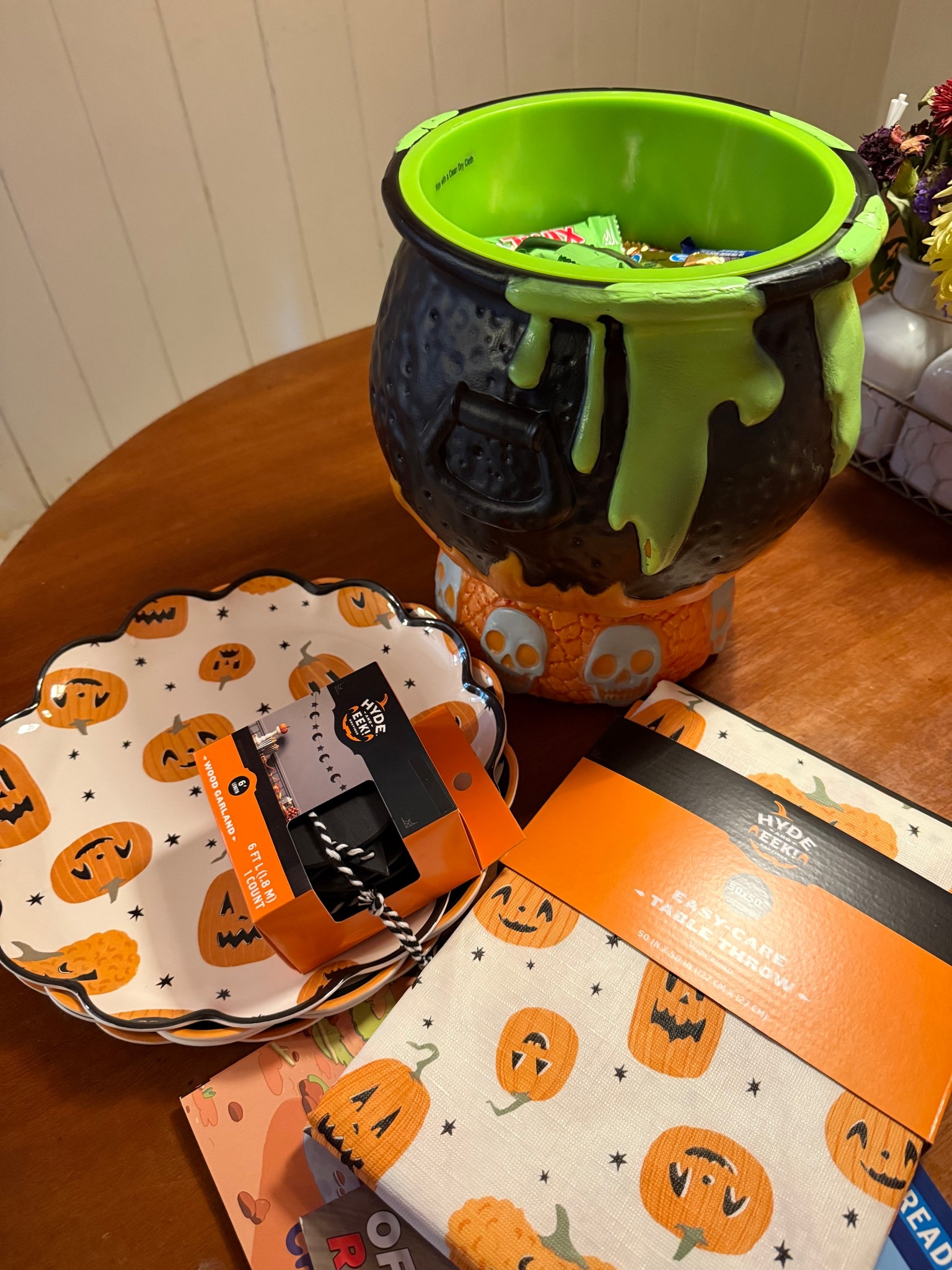 🎃 Little Halloween haul magic 🕸️ — I’m easing into spooky season with a few cute finds from Hyde & EEK! at Target. A bubbling cauldron for candy, pumpkin plates for treats, and the sweetest little table throw to pull it all together. 🧡

Sometimes it just takes a few festive touches to get you in the decorating mood 👻
✨ Linked everything on LTK so you can grab a few of these cuties for your own Halloween setup!

#targetfinds #halloweenhome #ltkfallhome #ltkholiday #pumpkindecor #hydeeekboutique