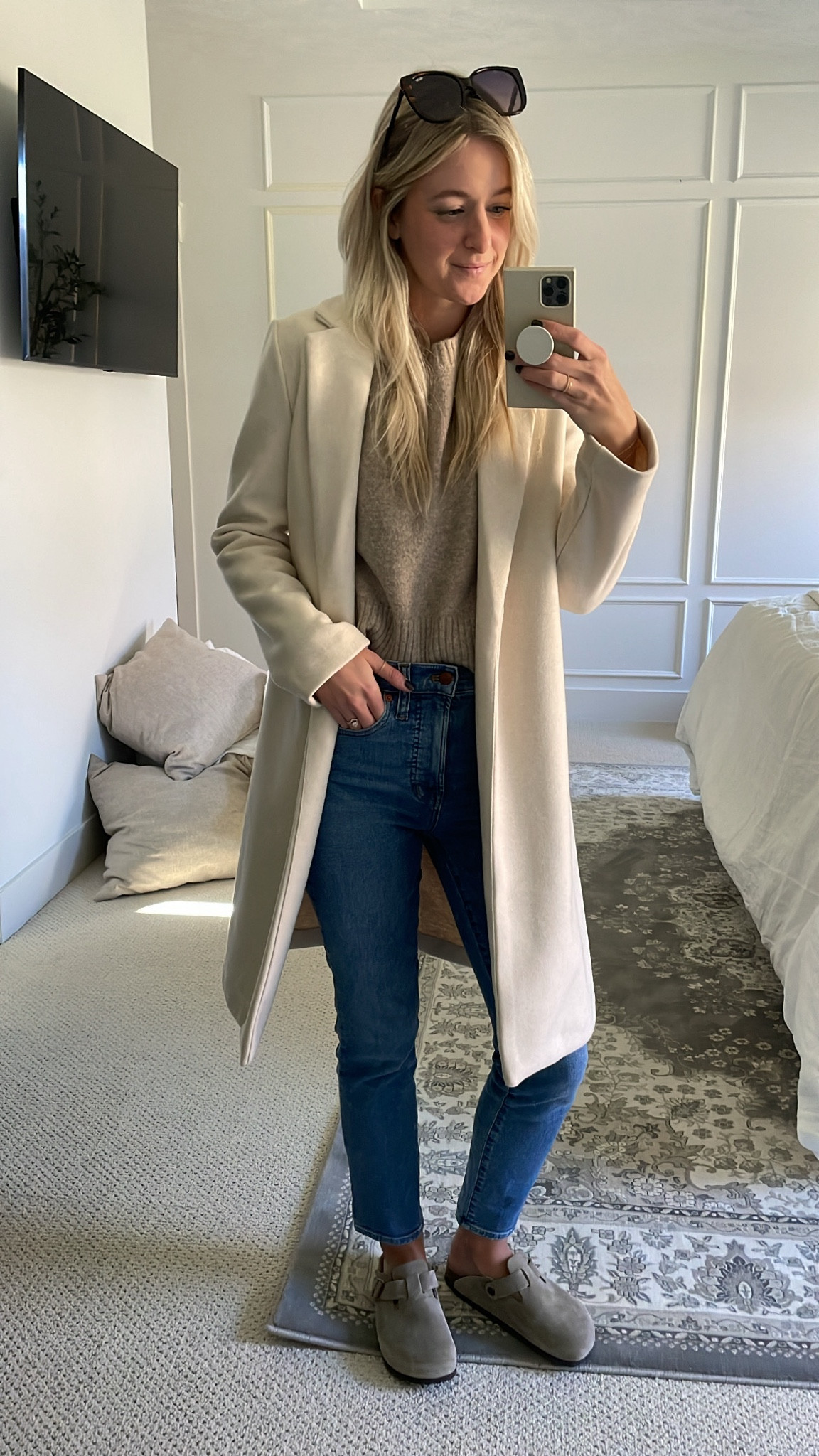 elevated casual fall outfit styling 🤍 minimalist fashion | neutral style | winter OOTD | casual fall OOTD | how to style clogs

#LTKshoecrush #LTKSeasonal #LTKstyletip