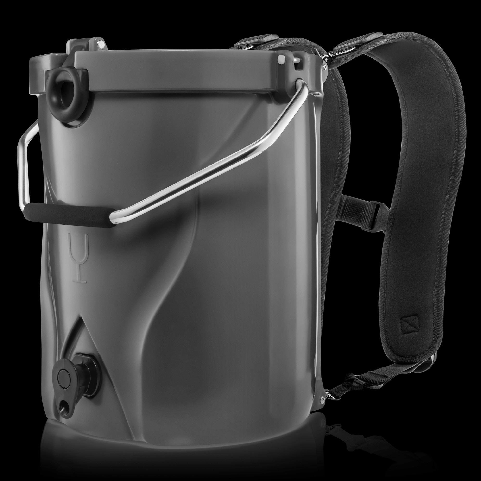 BACKTAP™ | Charcoal | BruMate