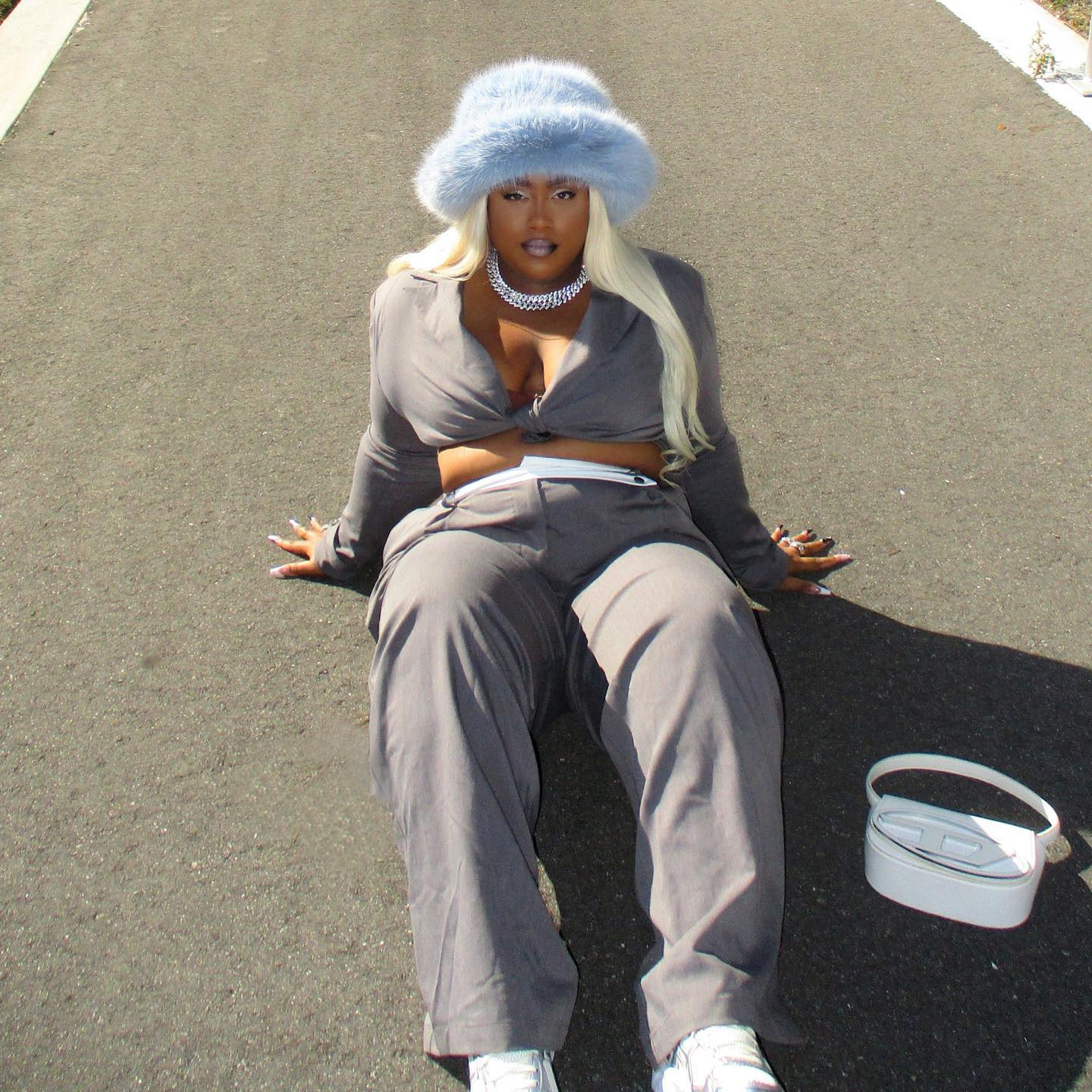 If you ain’t know I’m really her you know it now 🤝🏾🩶
•
•
•
•
•
•
•
#trendyoutfit #trendystyle #currentlywearing #sumstreetwear
#Outfitboard #thevisualvogue #aestheticstyle #microinfluencer #outfitofthedays #fitsonpoint #freshfits
#wearthisnext #ootd #outfitinspo #hairinspo #fashion #fashioninspo #styleinspo #explorepage #microinfluencer #fashionstylist #prettylittlething #boohoo #boohooplus #boohooplus