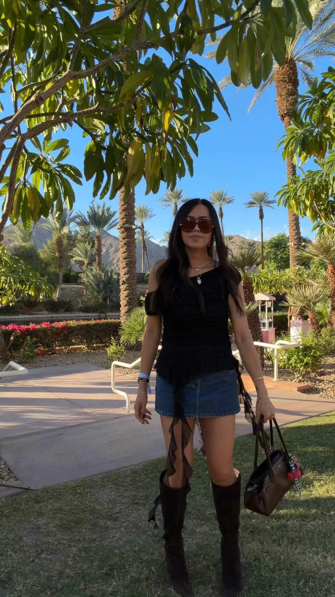 Y2K is backkkk
Top - medium
Skirt - medium


#LTKSaleAlert #LTKFindsUnder50 #LTKStyleTip