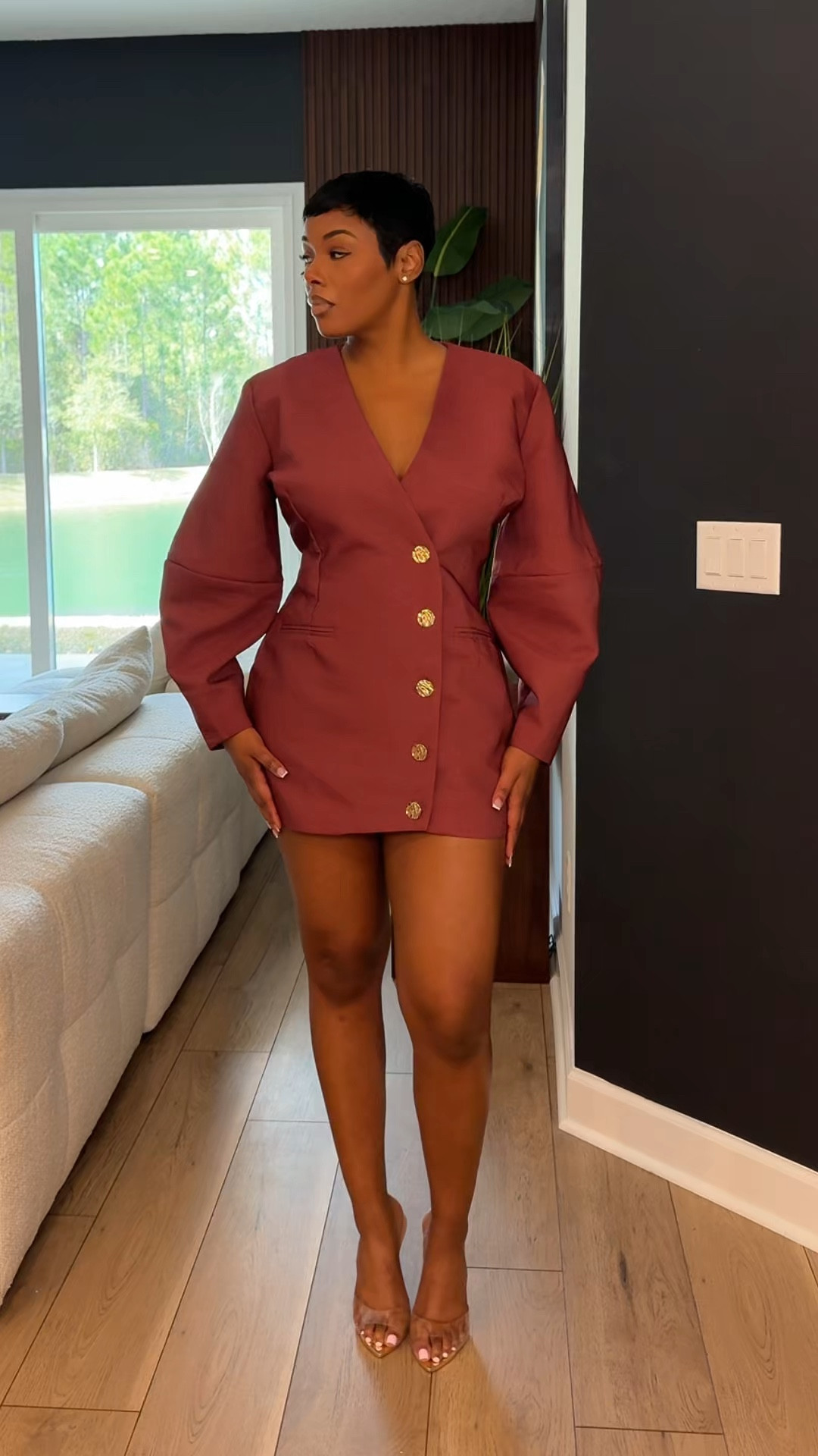 Who else is ready for spring?!?! 
These dresses are super cute for brunch with the girls 💐

I’m wearing a size 8/ medium 