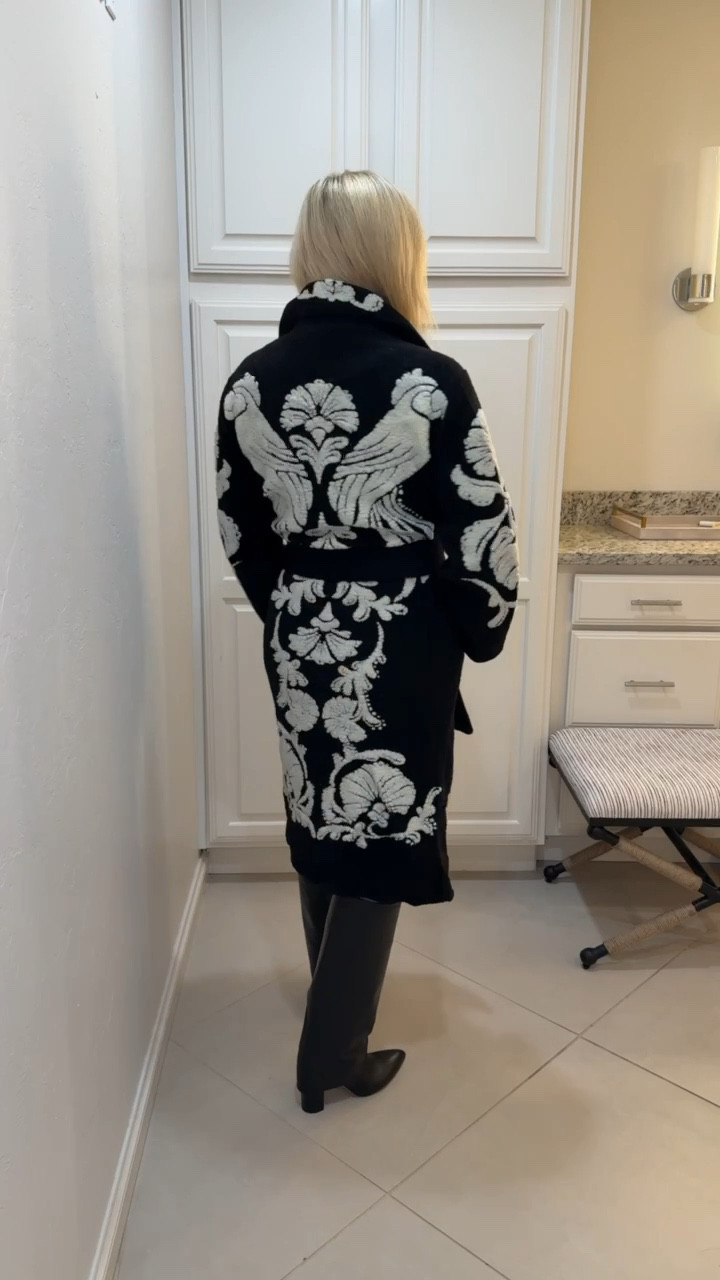 This year’s version of last year’s Farm Rio coat is EVEN BETTER!!
#LTKStyleTip 

#LTKSeasonal #LTKHoliday