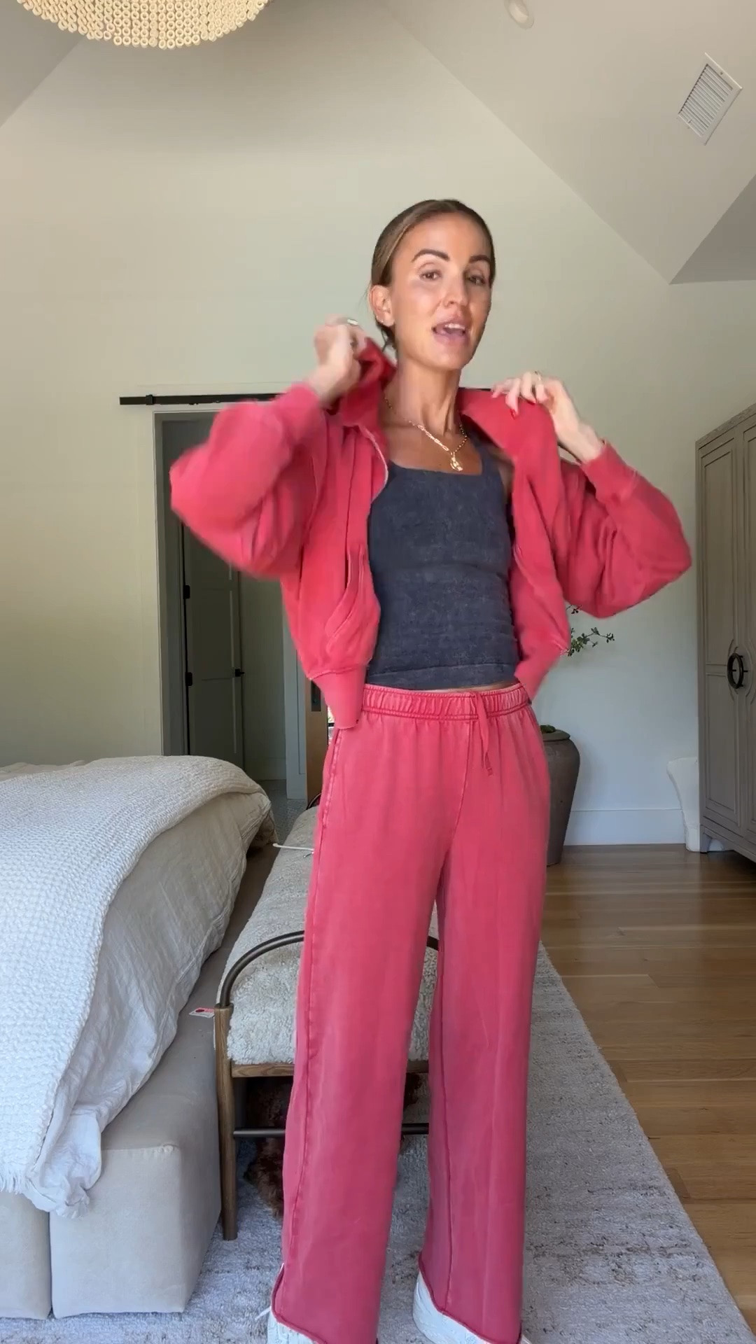 Sweats 50% off rn!! 🙌🏼 fit us oversized, wearing xs in both

#LTKSaleAlert