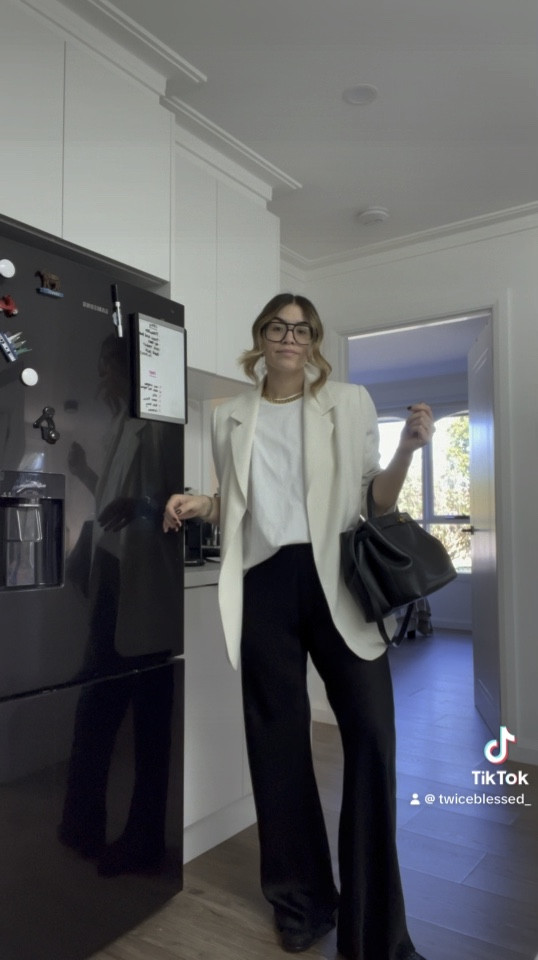 Size 12 “cool girl” outfit today is perfect for transeasonal weather when you still want to get wear out of your more summery pieces (these silk pants and lighter weight blazer) 

#LTKaustralia #LTKautumn #LTKstyletip